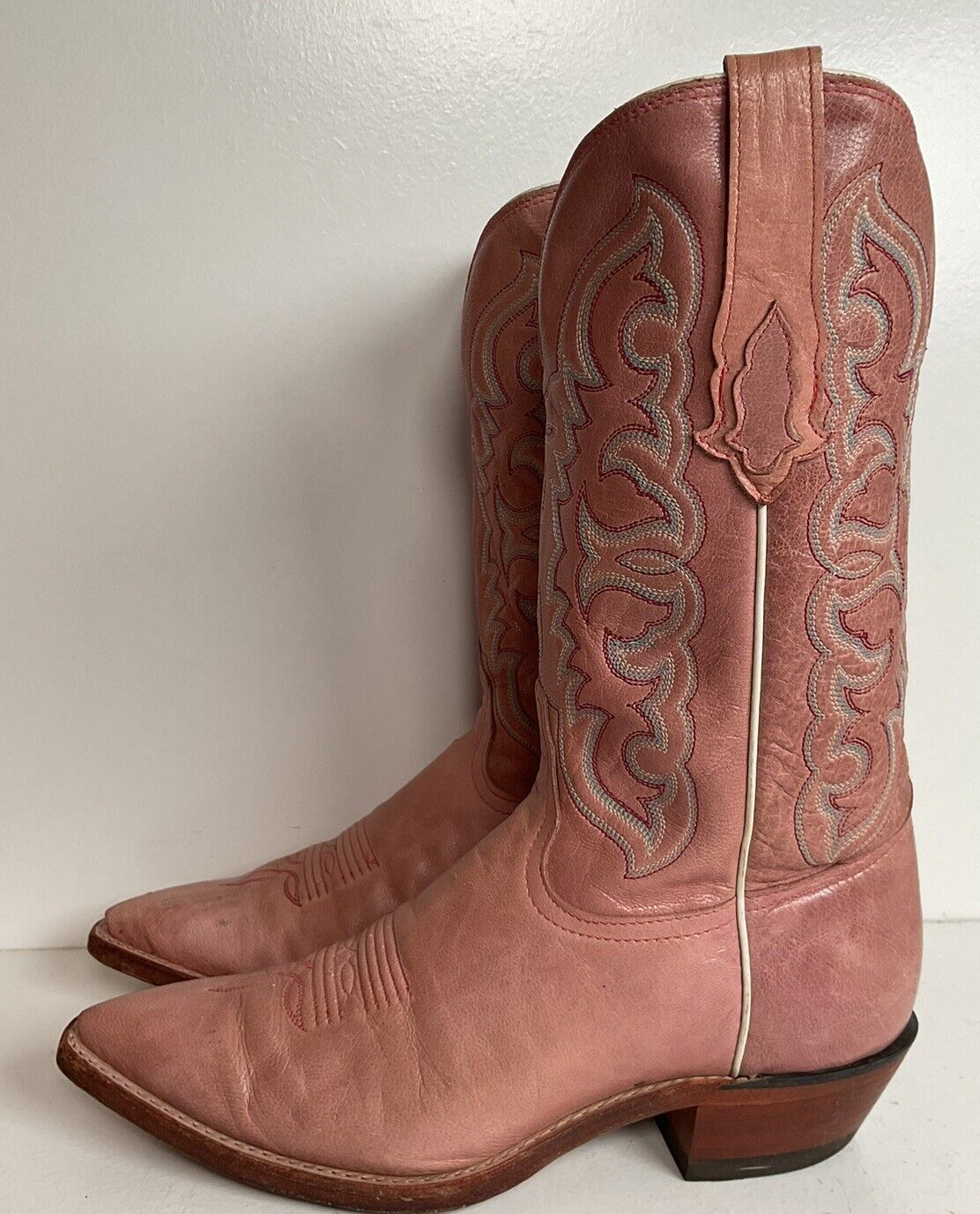 Tony Lama Dusty Pink Cowgirl Boots 7.5 B Distressed