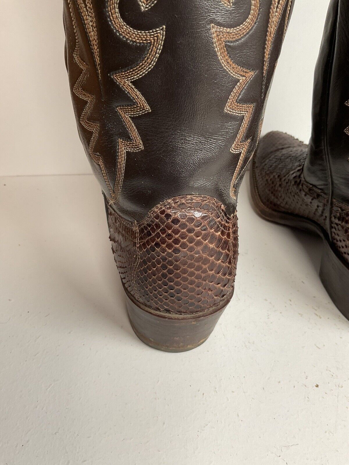 Vintage Dan Post Brown Front Cut Python Cowboy Boots 9.5 D Snakeskin USA Made