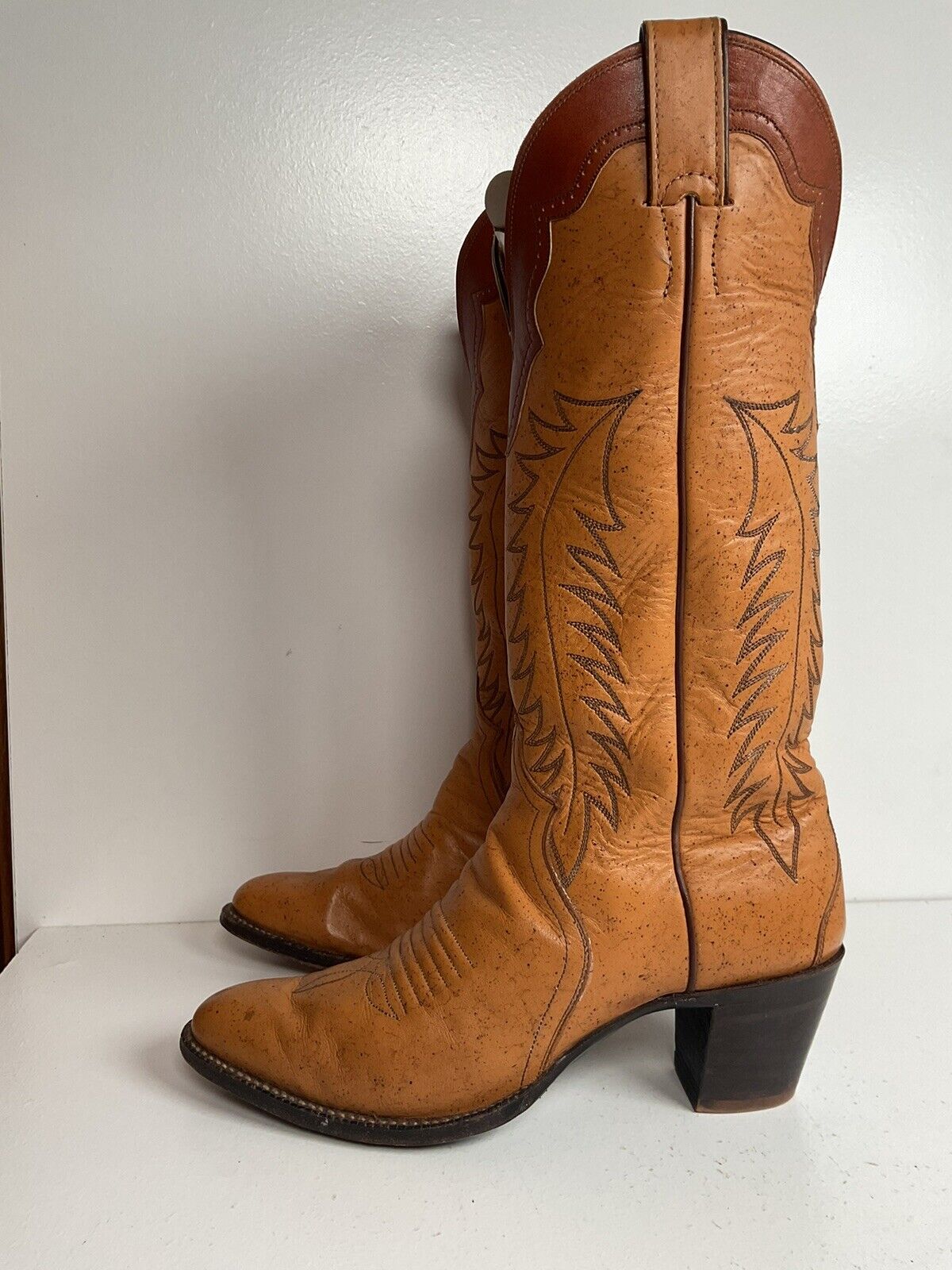 Vintage Justin Tall Cowgirl Boots 8 A Stitched Leaf Tooled Overlay