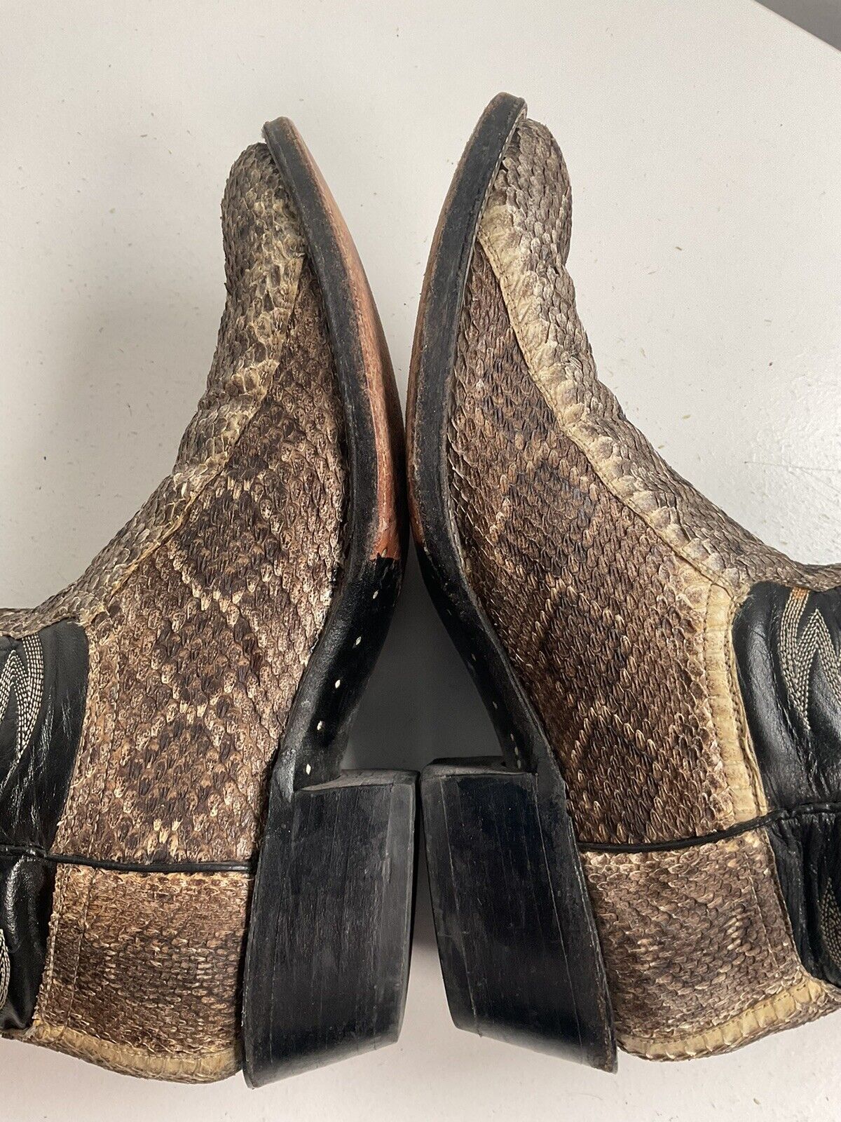 Cowtown Diamondback Rattlesnake Cowboy Boots 10 D USA Made Snakeskin