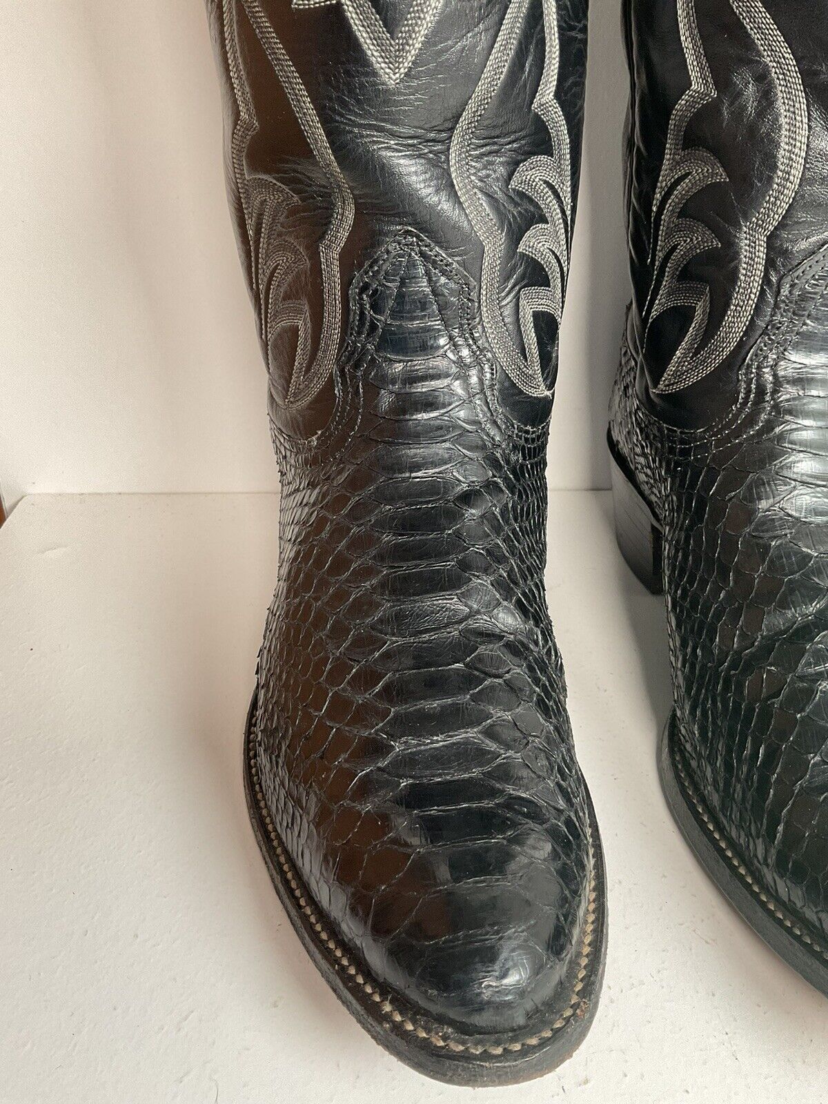 Vintage Nocona Black Boa Snakeskin Cowboy Boots 9 D Old Black Label Back Cut