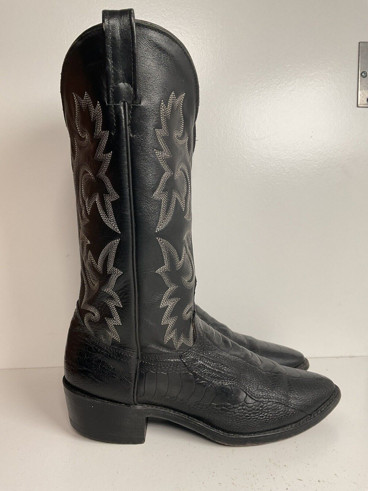 Vintage J Chisholm Exotic Ostrich Leg Cowboy Boots 9 D Classic Black USA Made