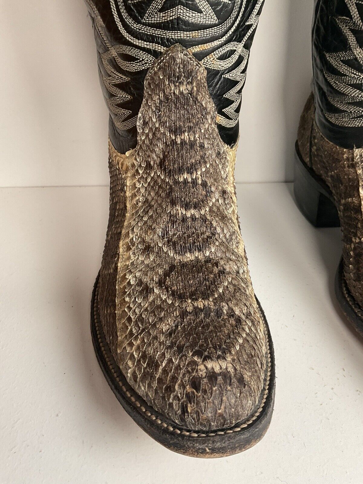 Cowtown Diamondback Rattlesnake Cowboy Boots 10 D USA Made Snakeskin