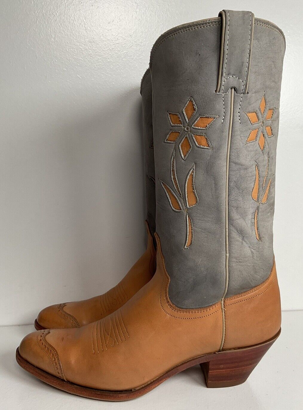 Vintage Justin Women’s Flower Cowgirl Boots 8 B Tooled Inlay USA Made