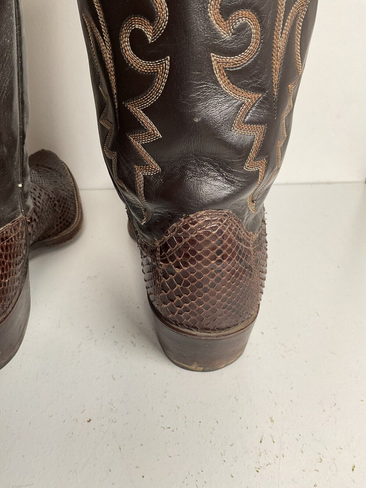 Vintage Dan Post Brown Front Cut Python Cowboy Boots 9.5 D Snakeskin USA Made