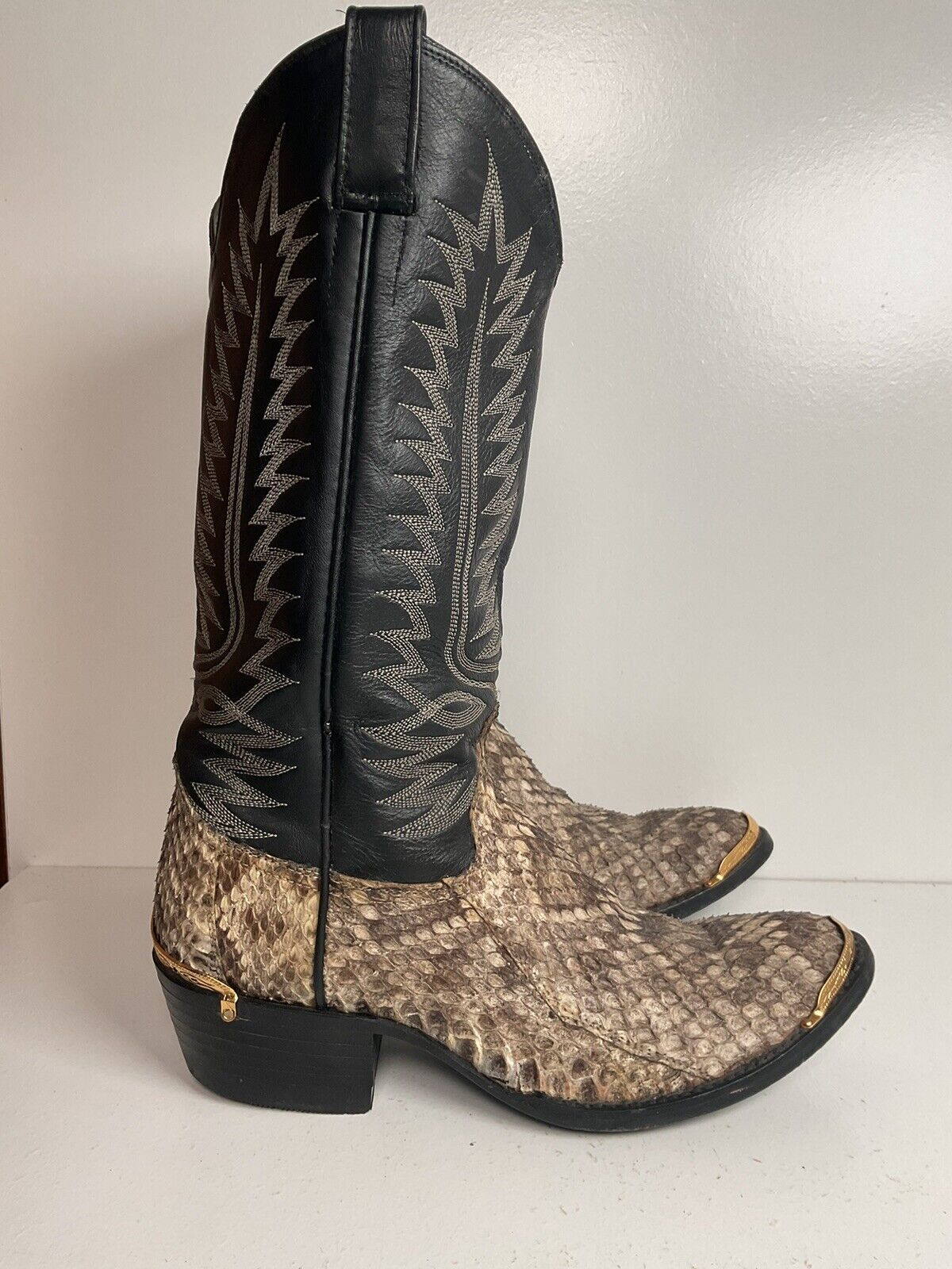 Cowtown Diamondback Rattlesnake Cowboy Boots 8.5 EE USA Made Snakeskin