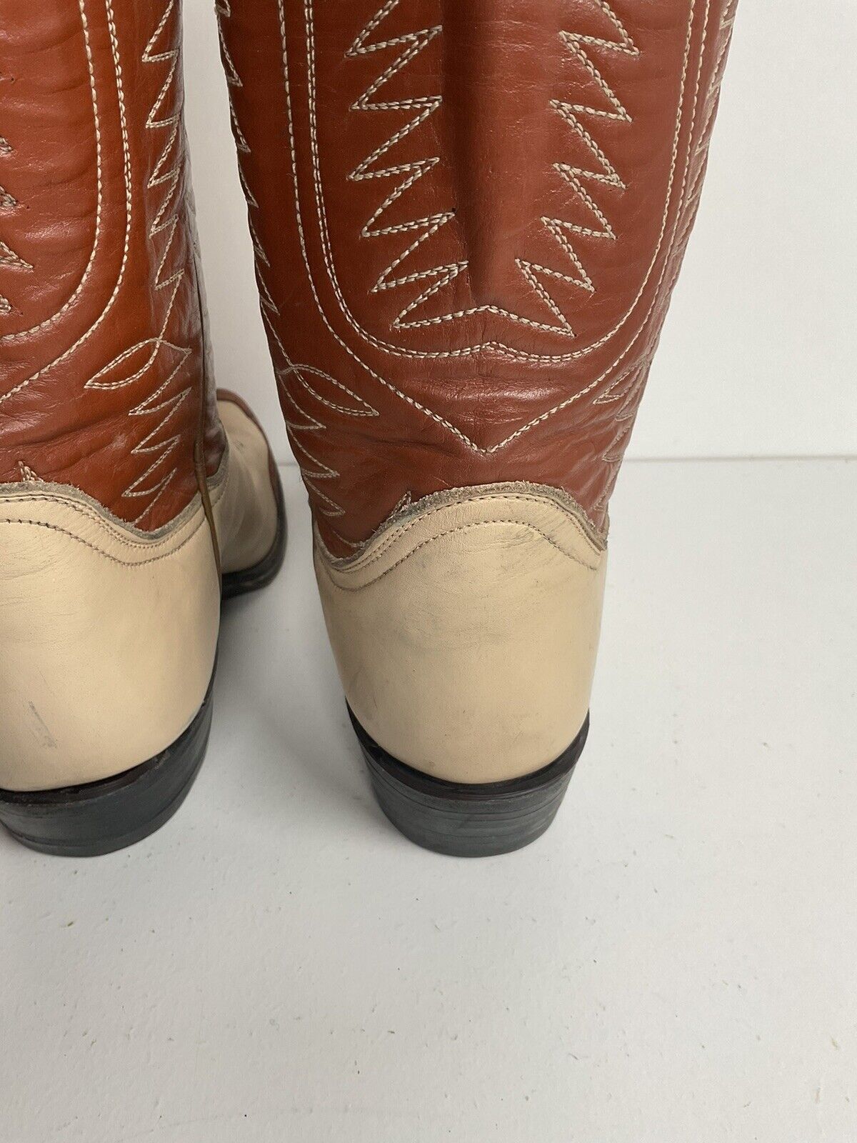 Vintage Tony Lama Wingtip Cowgirl Boots 6.5 B Creme Urban Cowboy