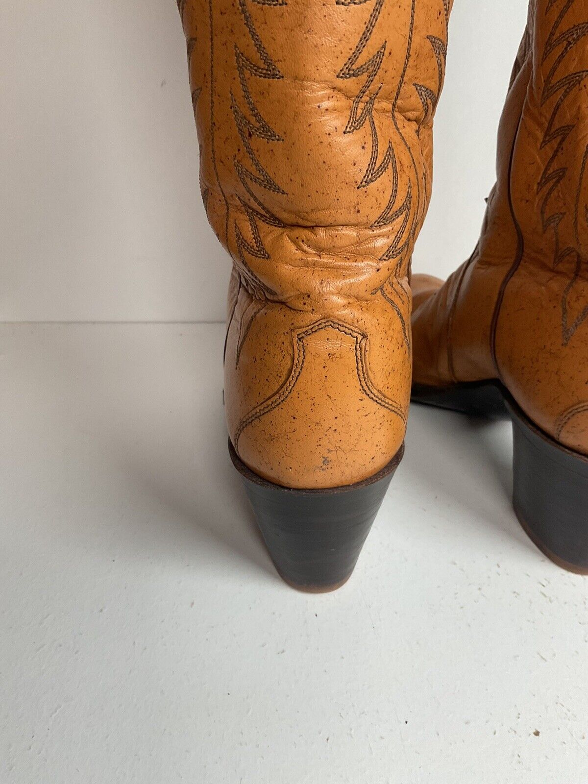 Vintage Justin Tall Cowgirl Boots 8 A Stitched Leaf Tooled Overlay