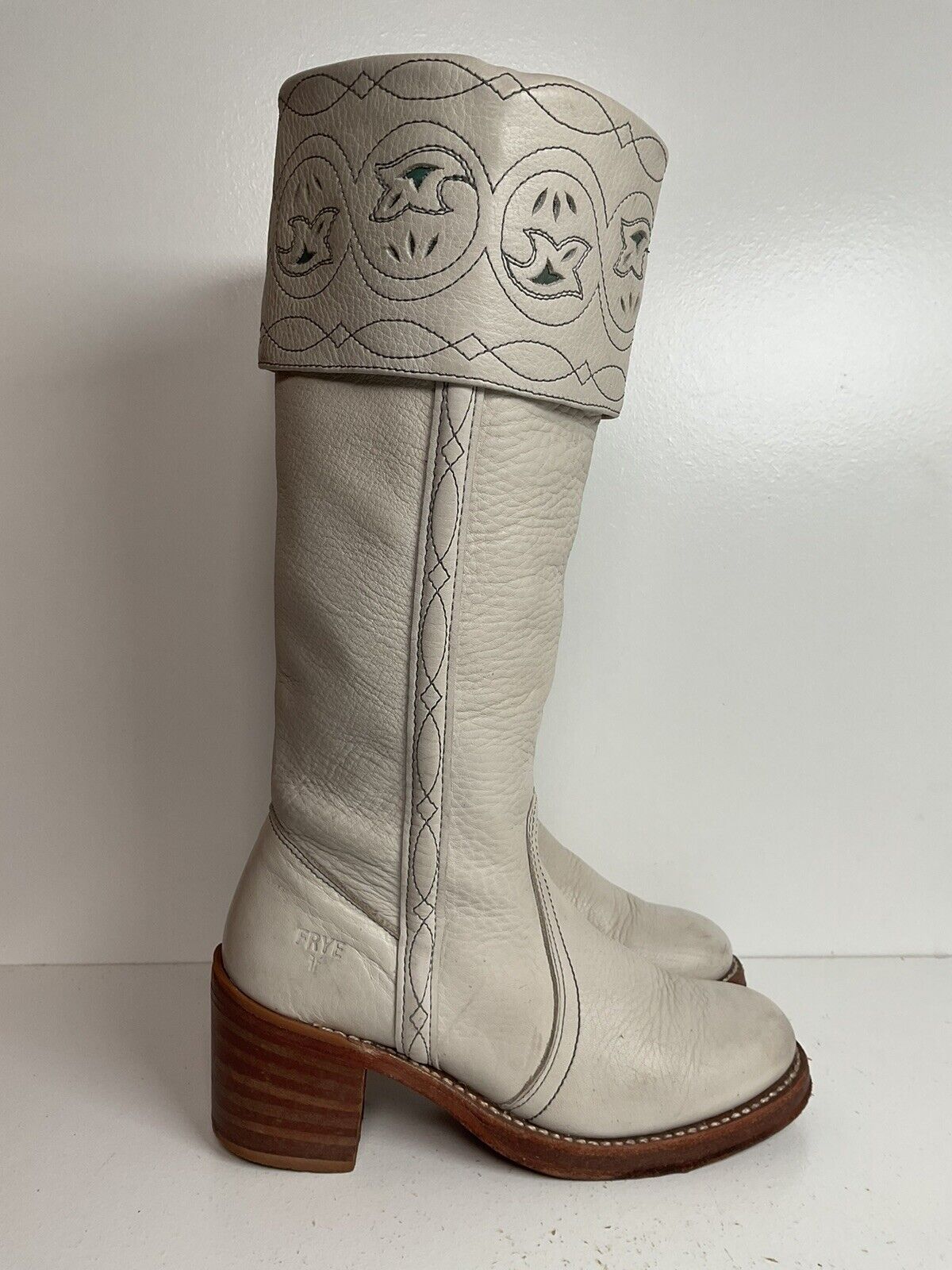 Vintage Frye Sabrina White Campus Boots 6 B Platform Cuffed Tooled Inlay