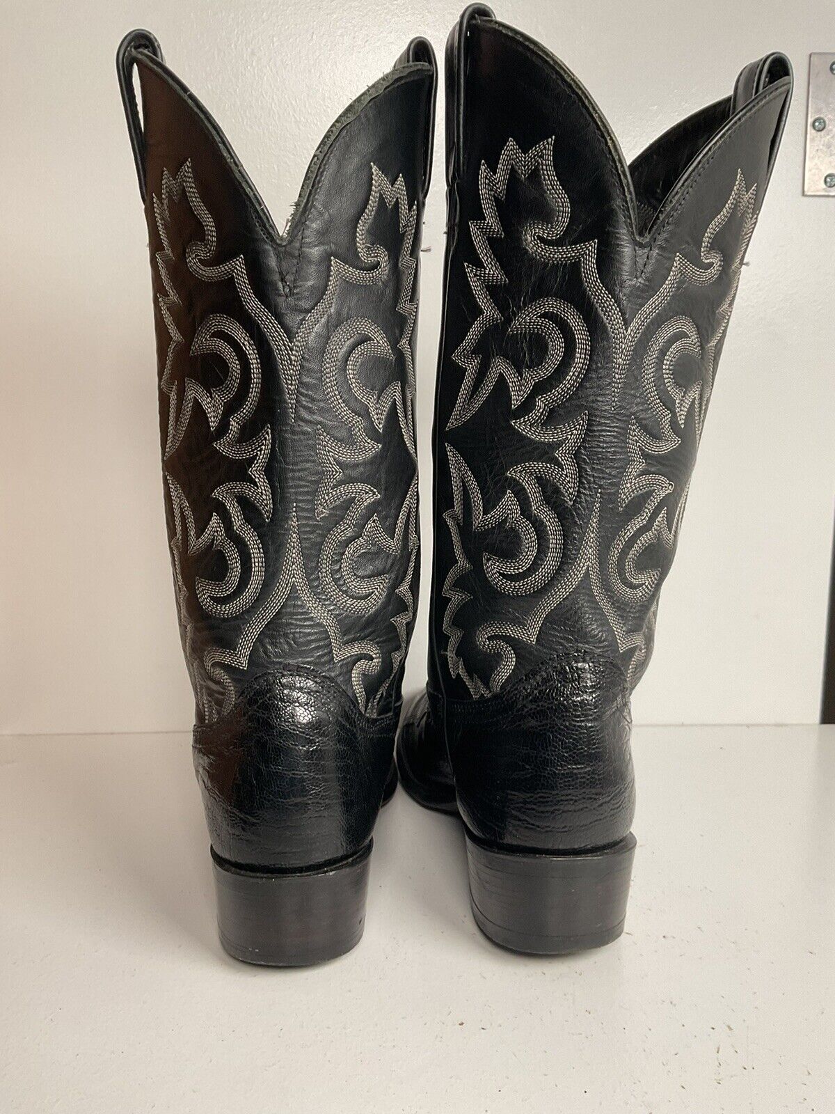 Vintage J Chisholm Exotic Ostrich Leg Cowboy Boots 9 D Classic Black USA Made