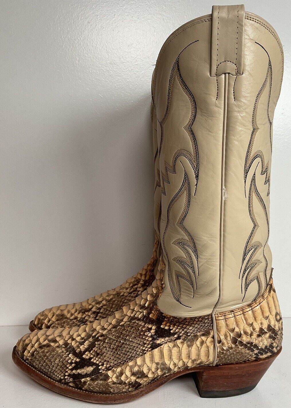 Vintage Nocona Back Cut Python Cowboy Boots 10 D Old Red Label USA Made