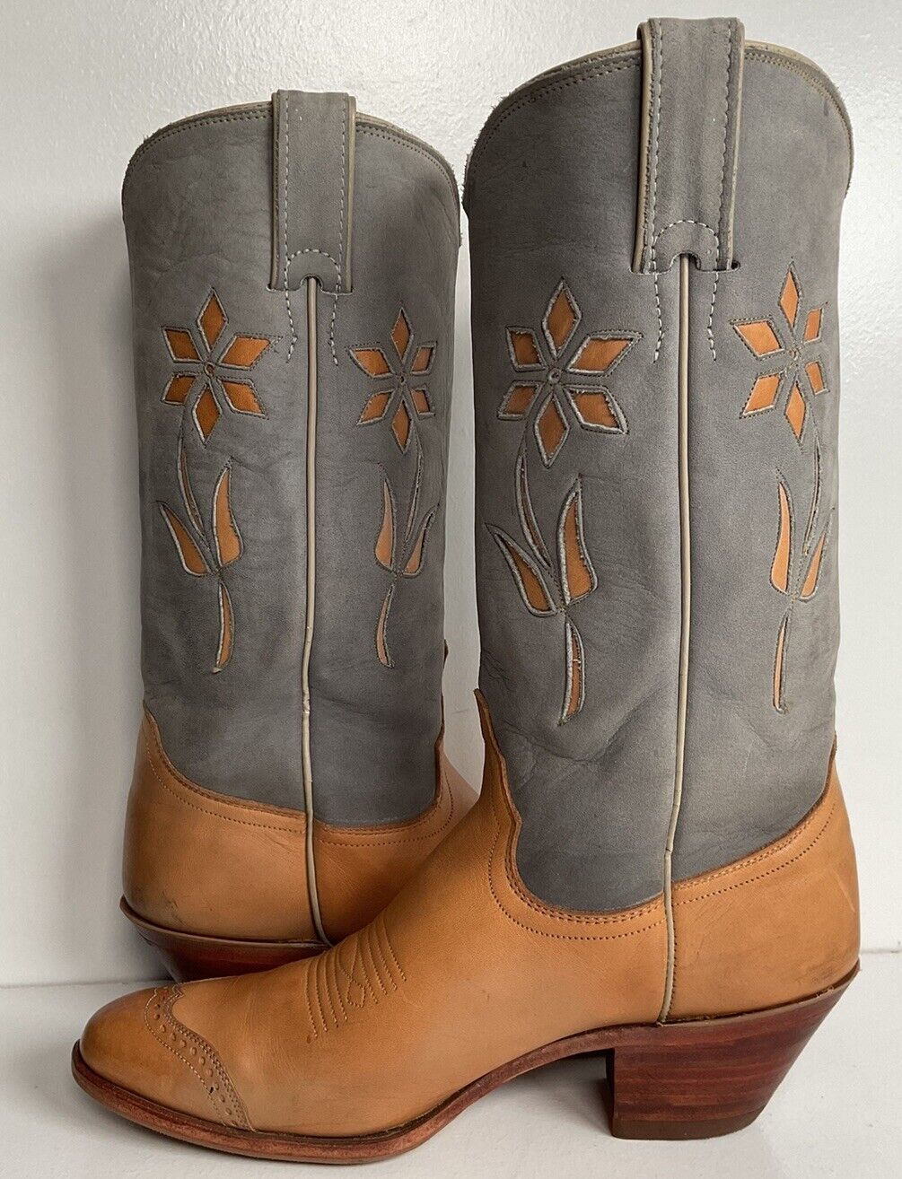 Vintage Justin Women’s Flower Cowgirl Boots 8 B Tooled Inlay USA Made