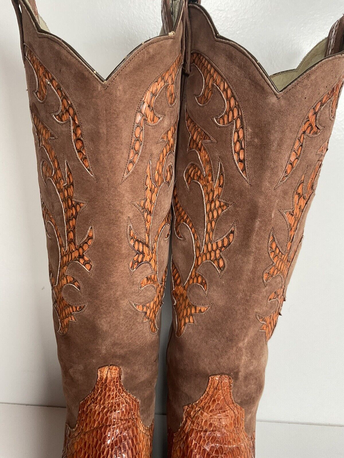 Vintage Larry Mahan Tall Cowgirl Boots 7 B Tooled Snakeskin Inlay