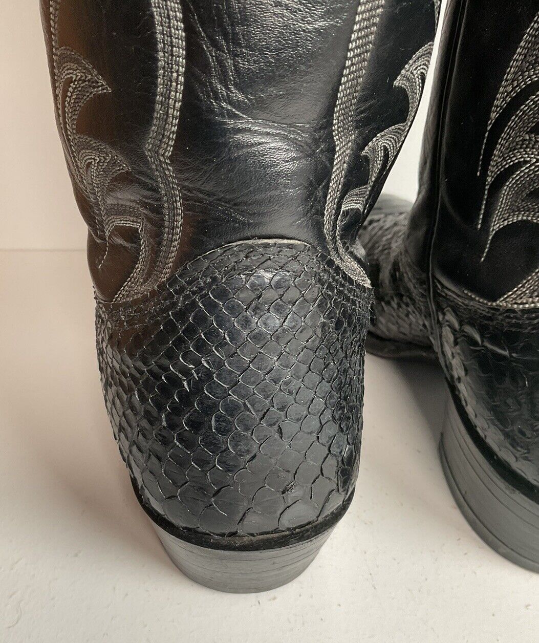 Vintage Nocona Black Boa Snakeskin Cowboy Boots 9 D Old Black Label Back Cut