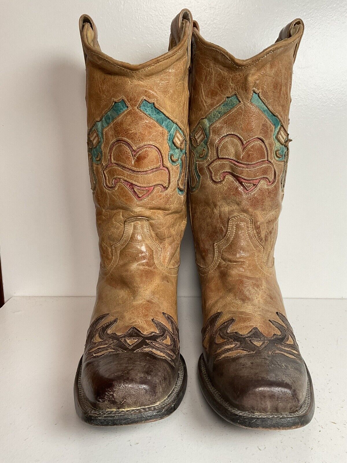 Corral Heart BreakerCowgirl Boots 11 M Wingtip Tooled Revolver Inlay