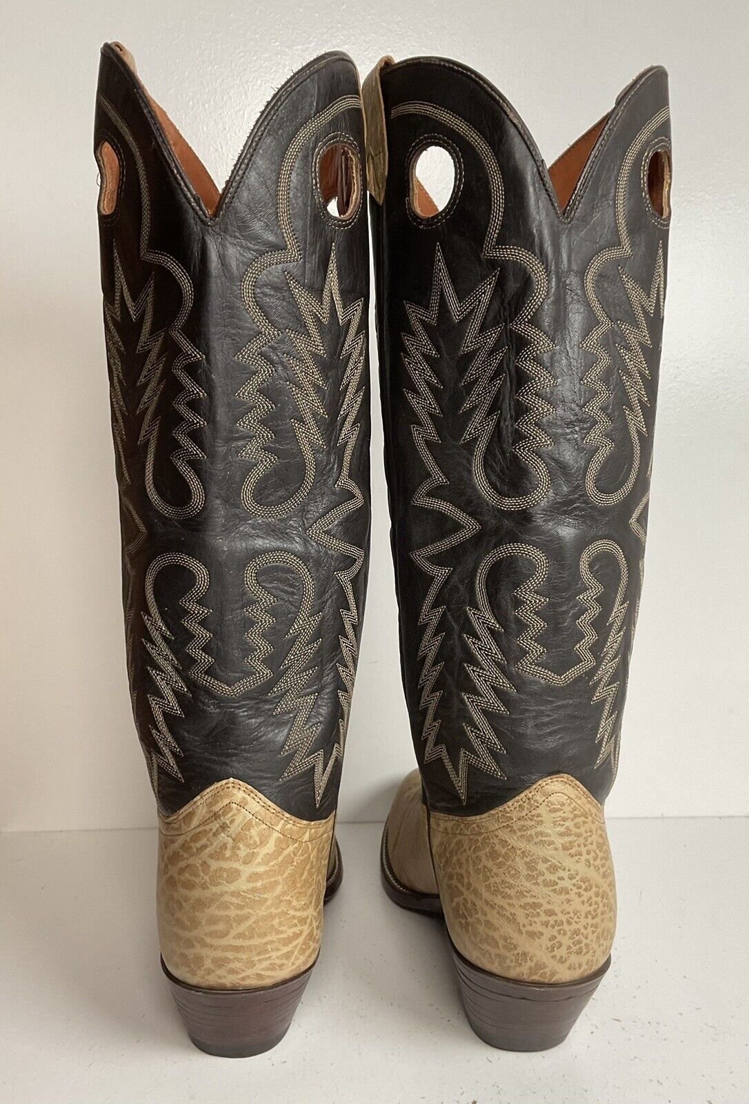 Vintage J Chisholm Tall Buckaroo Cowboy Boots 11 D USA Made Punchy