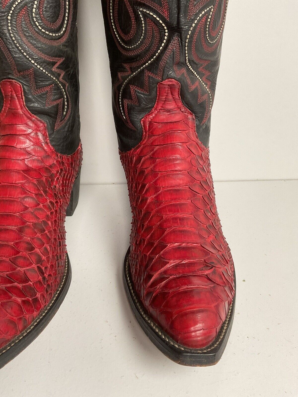 Vintage Larry Mahan Cherry Red Python Snakeskin Cowboy Boots 9.5 D Back Cut