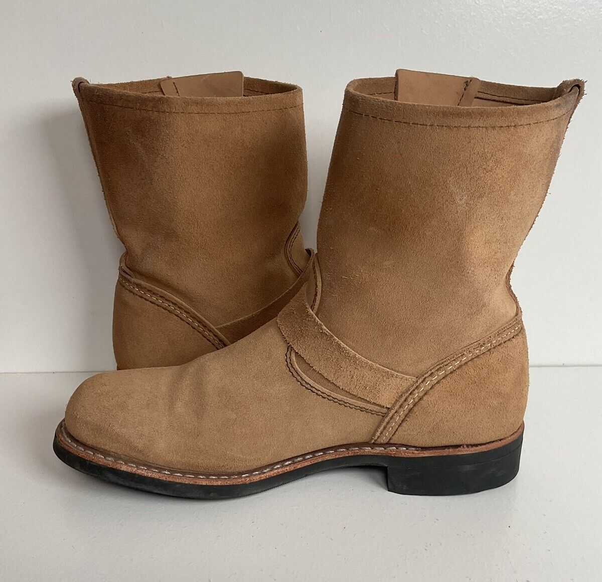 Red Wing Women’s Sand Mojave Suede Engineer Boots 8 B USA Made Style 3358