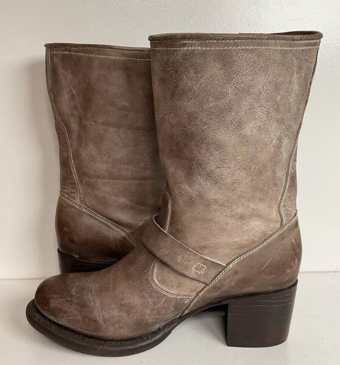 Frye Women’s Engineer Harness Boots 8 B Stacked Heel Taupe Grey