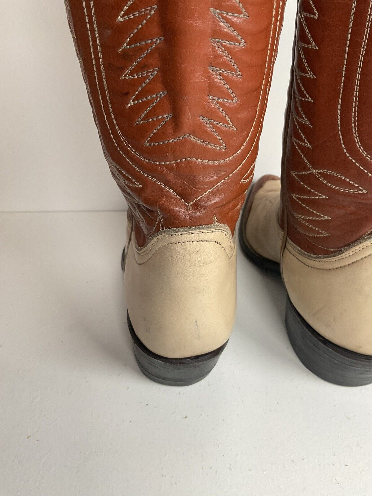 Vintage Tony Lama Wingtip Cowgirl Boots 6.5 B Creme Urban Cowboy