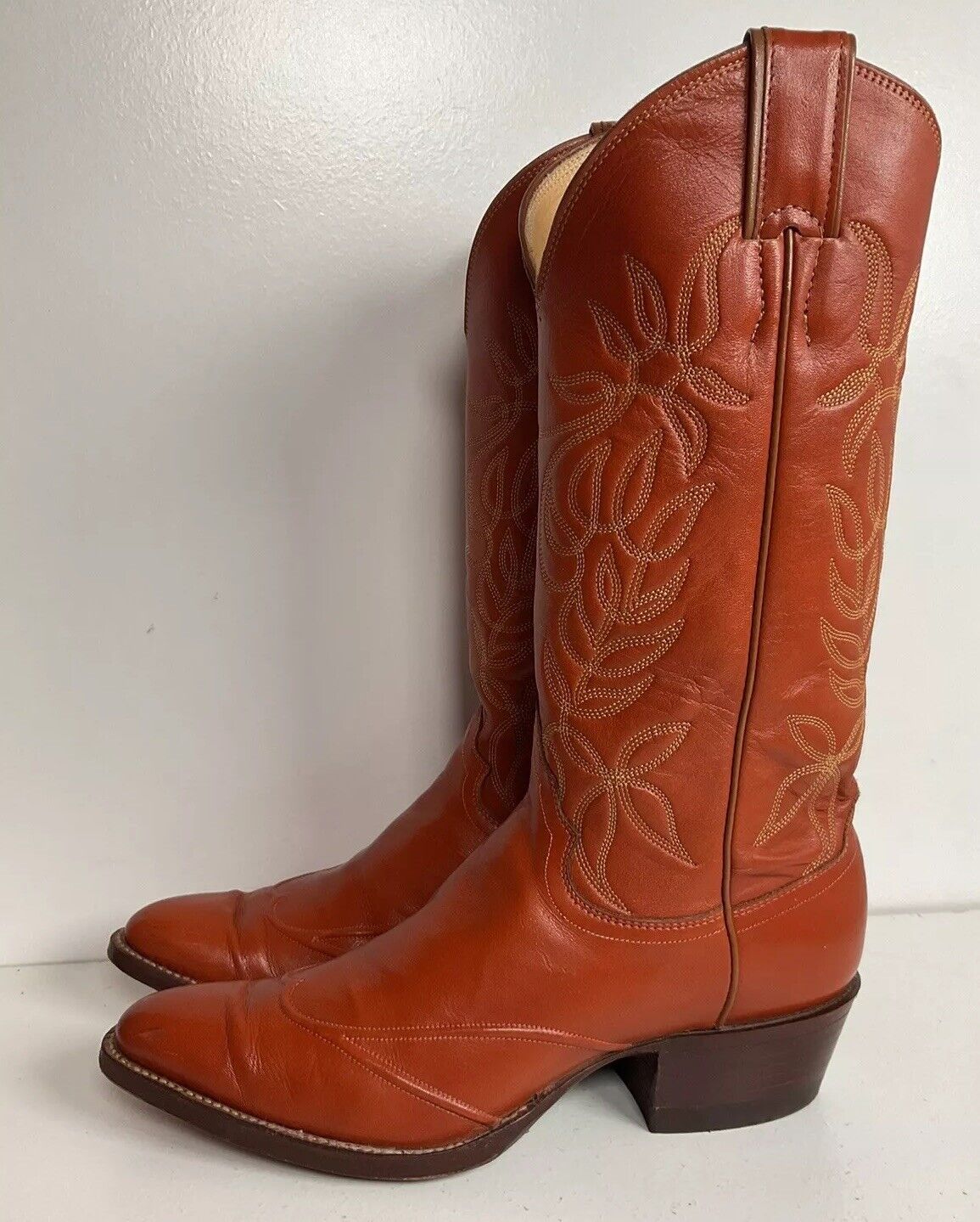 Vintage Justin Burnt Orange Cowgirl Boots 7 C USA Made