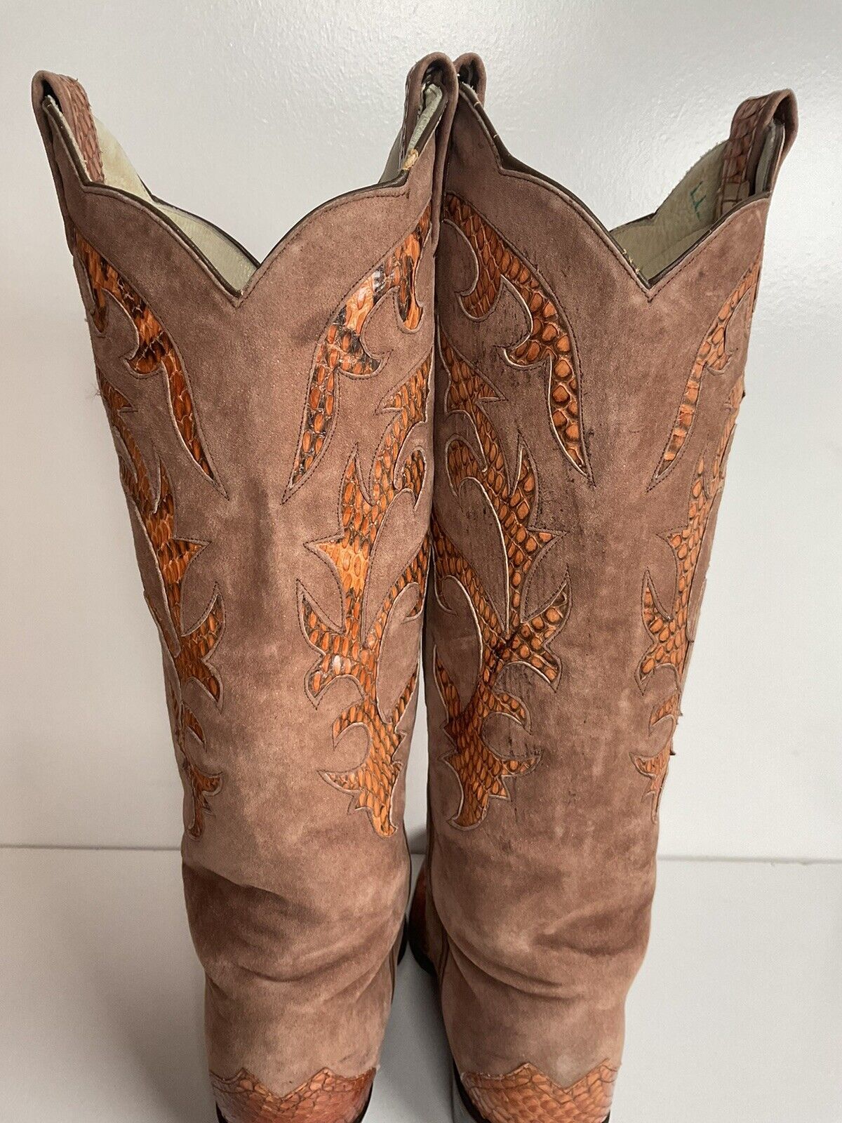 Vintage Larry Mahan Tall Cowgirl Boots 7 B Tooled Snakeskin Inlay