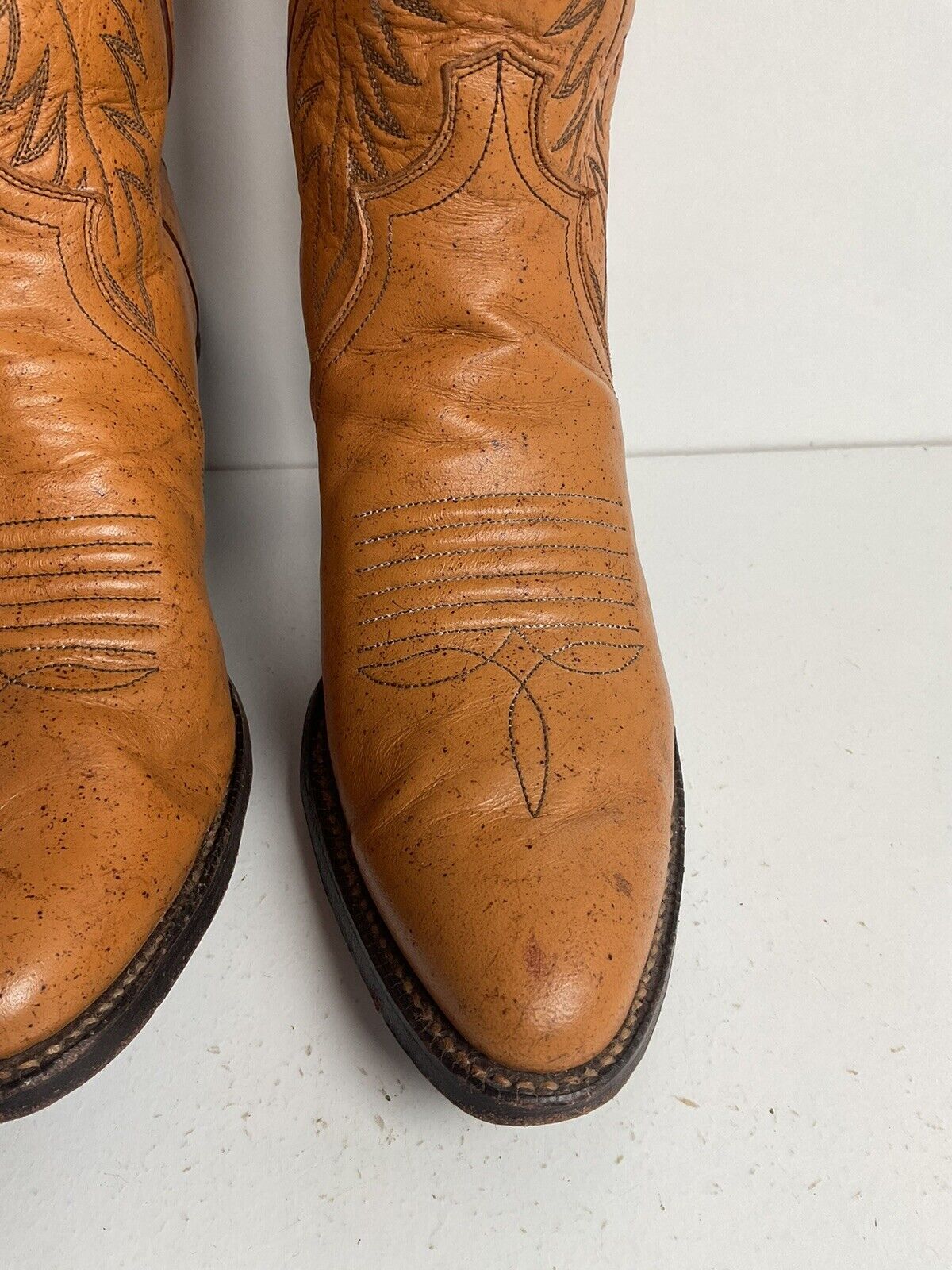 Vintage Justin Tall Cowgirl Boots 8 A Stitched Leaf Tooled Overlay