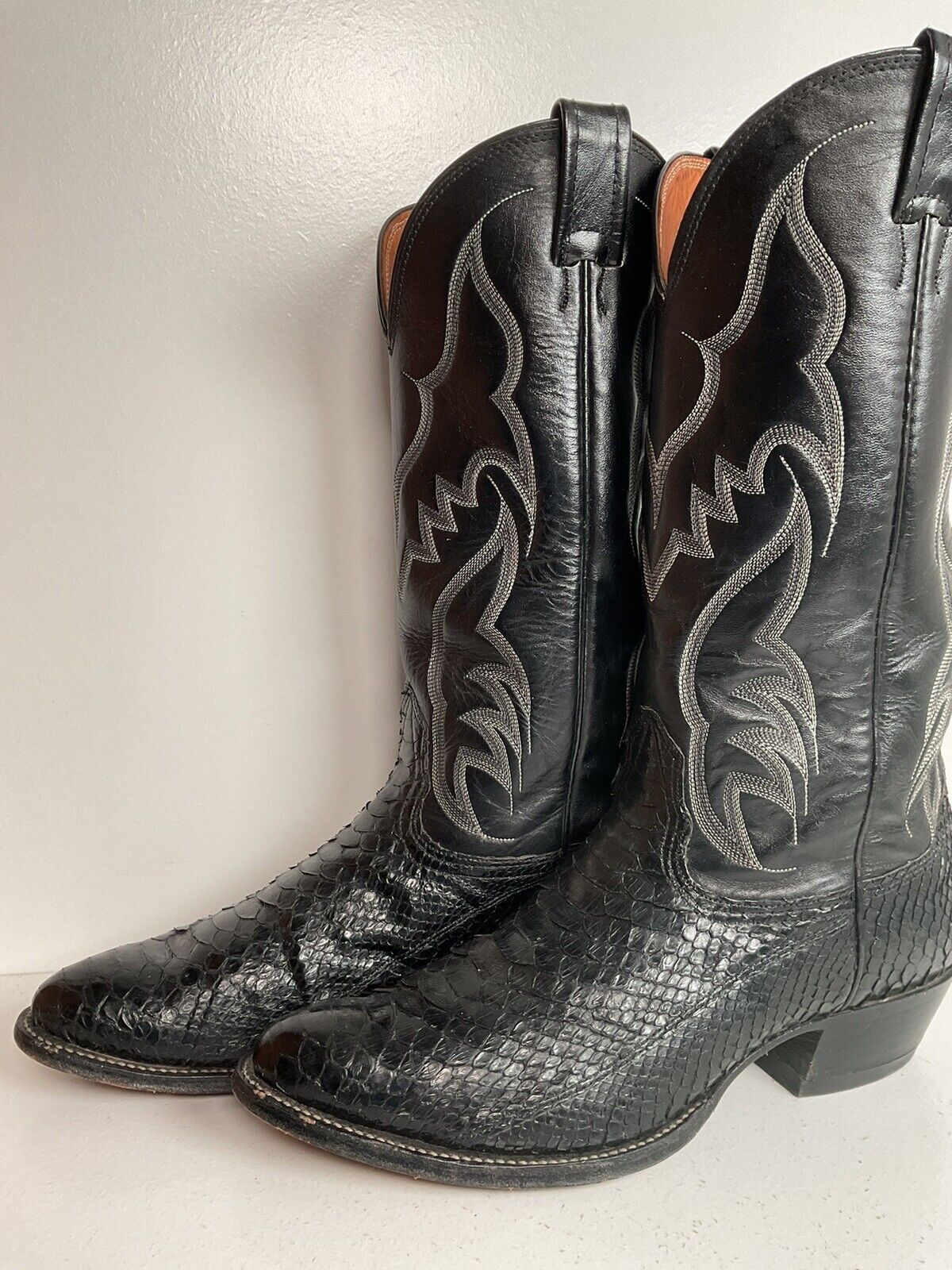 Vintage Nocona Black Boa Snakeskin Cowboy Boots 9 D Old Black Label Back Cut