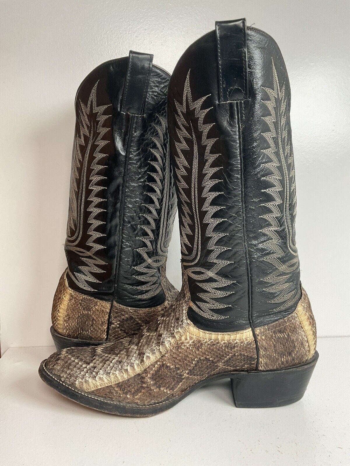 Cowtown Diamondback Rattlesnake Cowboy Boots 10 D USA Made Snakeskin