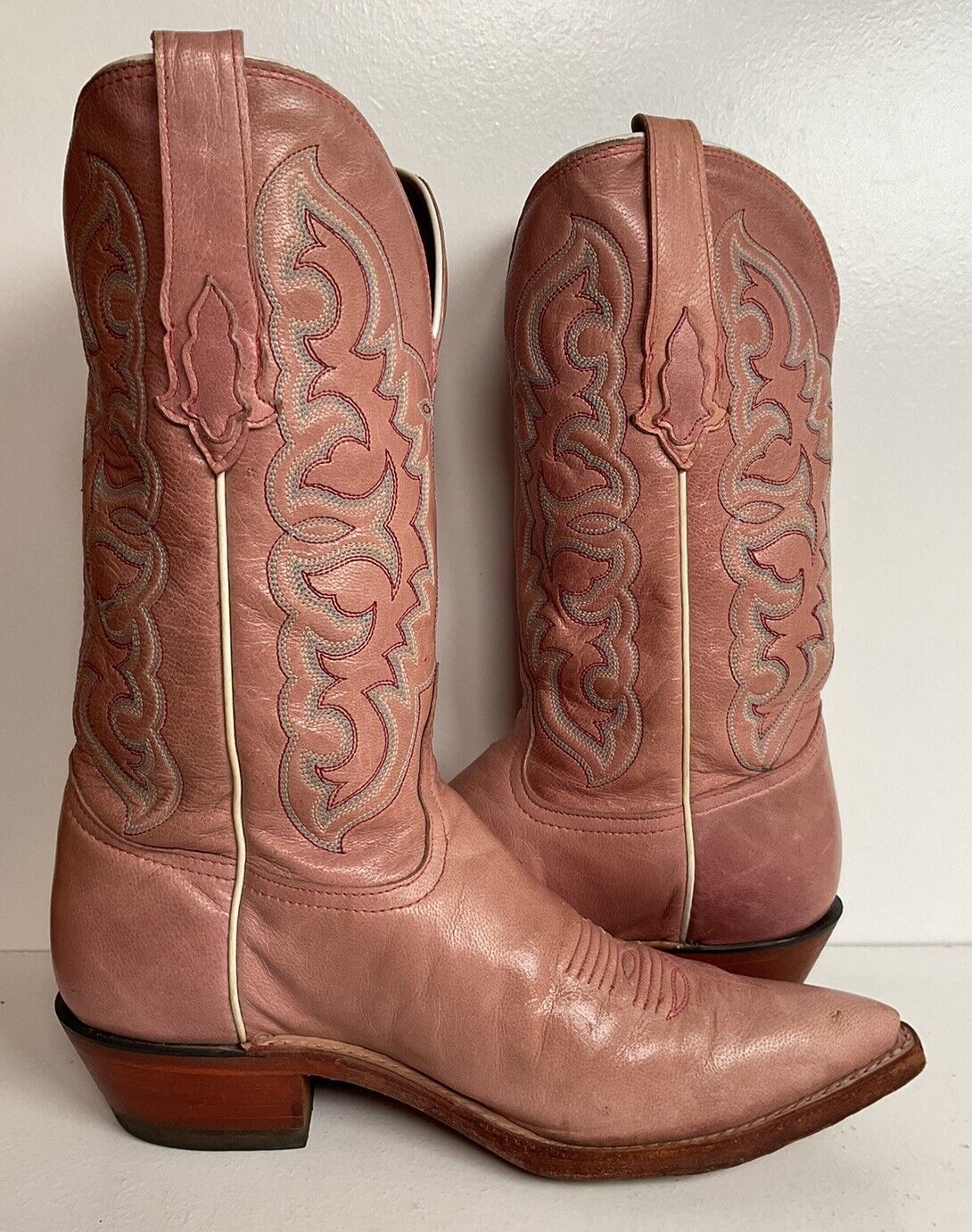 Tony Lama Dusty Pink Cowgirl Boots 7.5 B Distressed