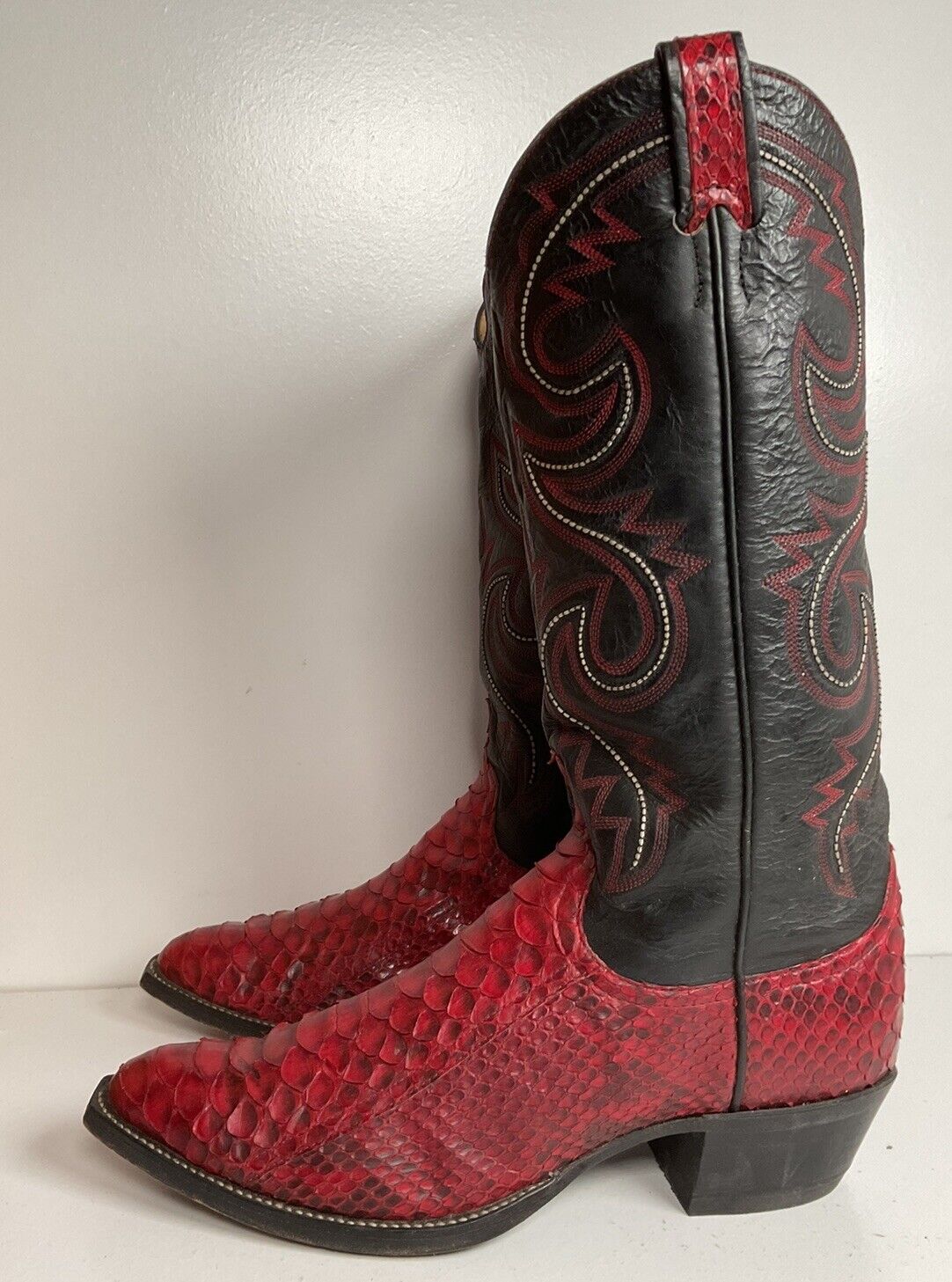 Vintage Larry Mahan Cherry Red Python Snakeskin Cowboy Boots 9.5 D Back Cut