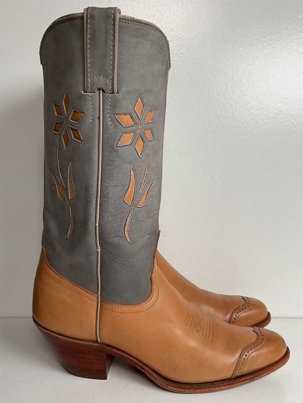 Vintage Justin Women’s Flower Cowgirl Boots 8 B Tooled Inlay USA Made