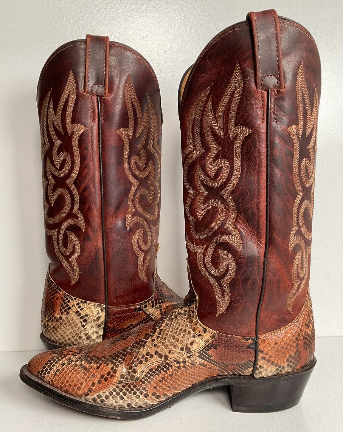 Vintage Chisholm Front Cut Python Cowboy Boots 10 D Snakeskin USA Made