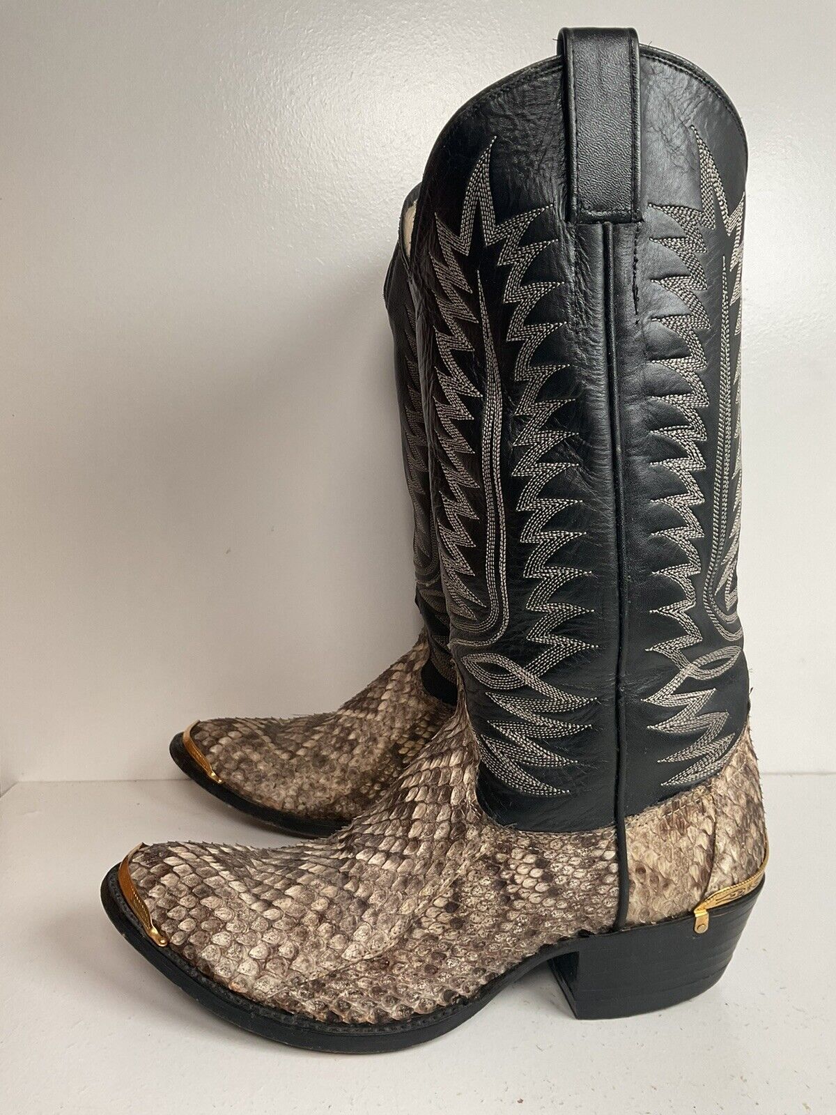 Cowtown Diamondback Rattlesnake Cowboy Boots 8.5 EE USA Made Snakeskin