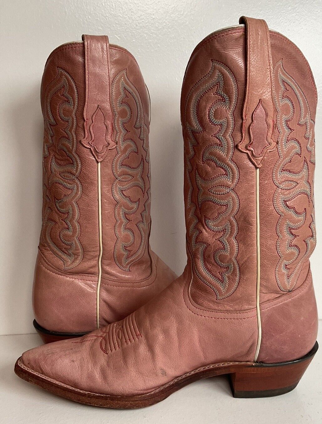 Tony Lama Dusty Pink Cowgirl Boots 7.5 B Distressed