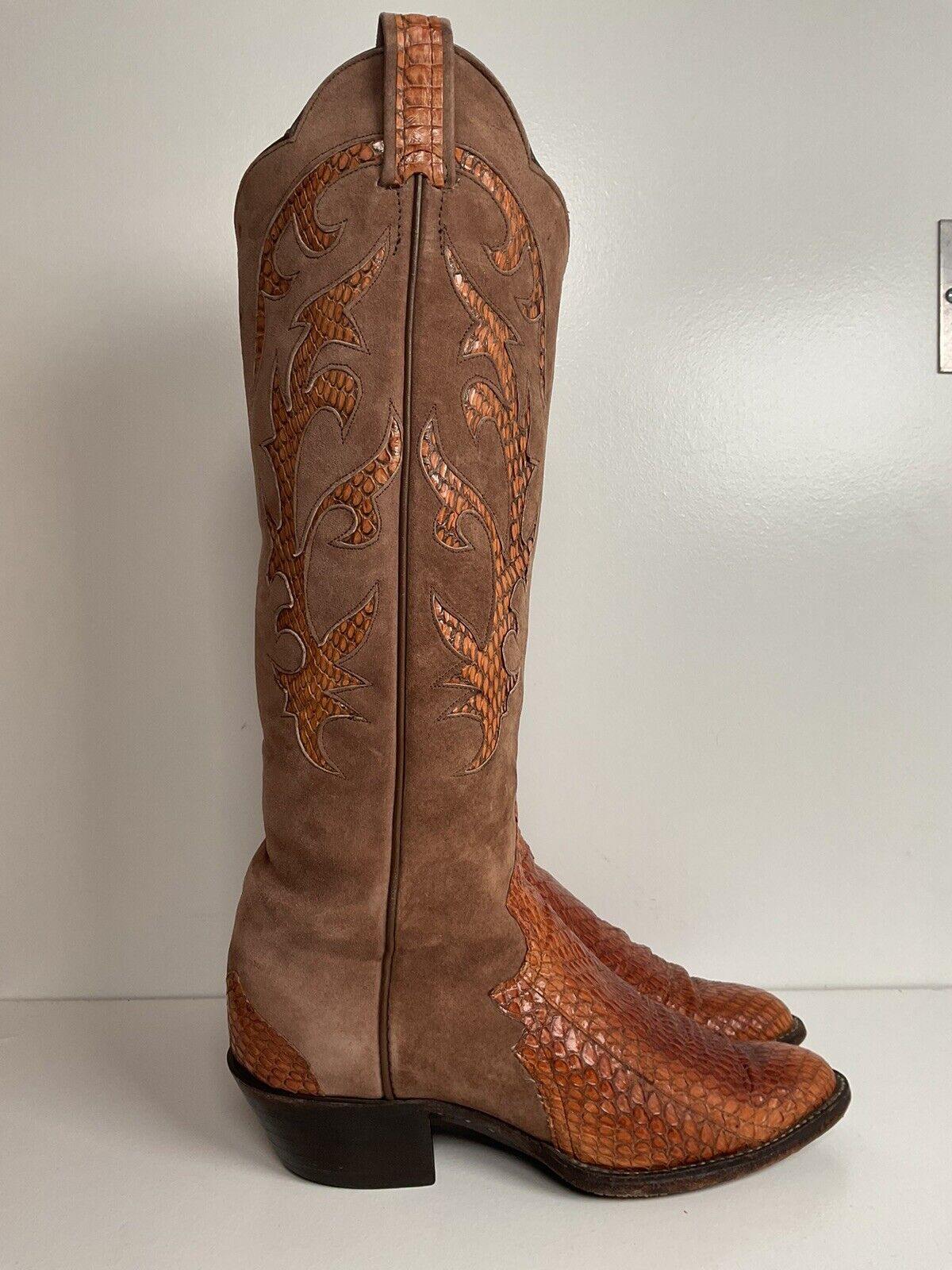 Vintage Larry Mahan Tall Cowgirl Boots 7 B Tooled Snakeskin Inlay