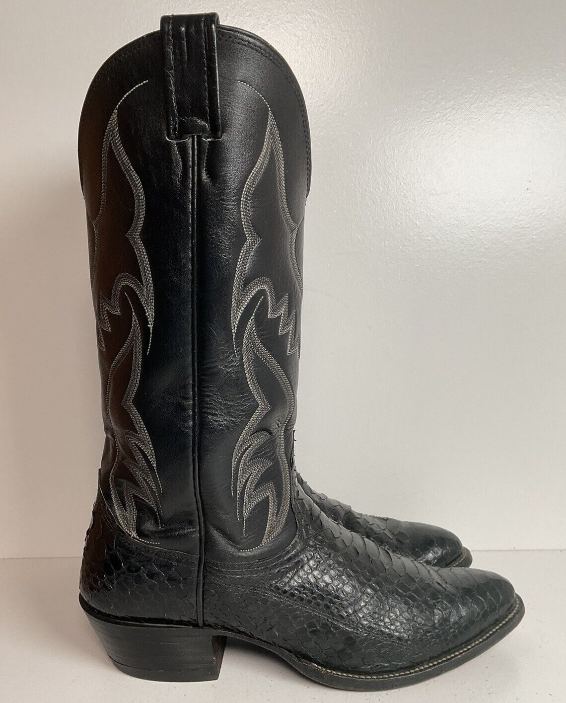 Vintage Nocona Black Boa Snakeskin Cowboy Boots 9 D Old Black Label Back Cut