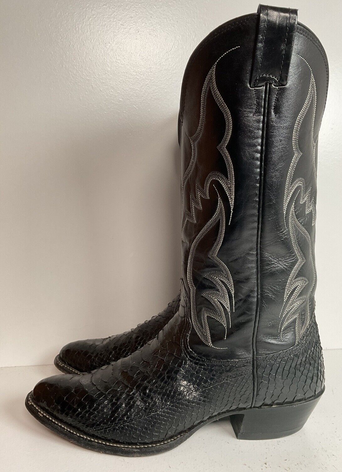 Vintage Nocona Black Boa Snakeskin Cowboy Boots 9 D Old Black Label Back Cut