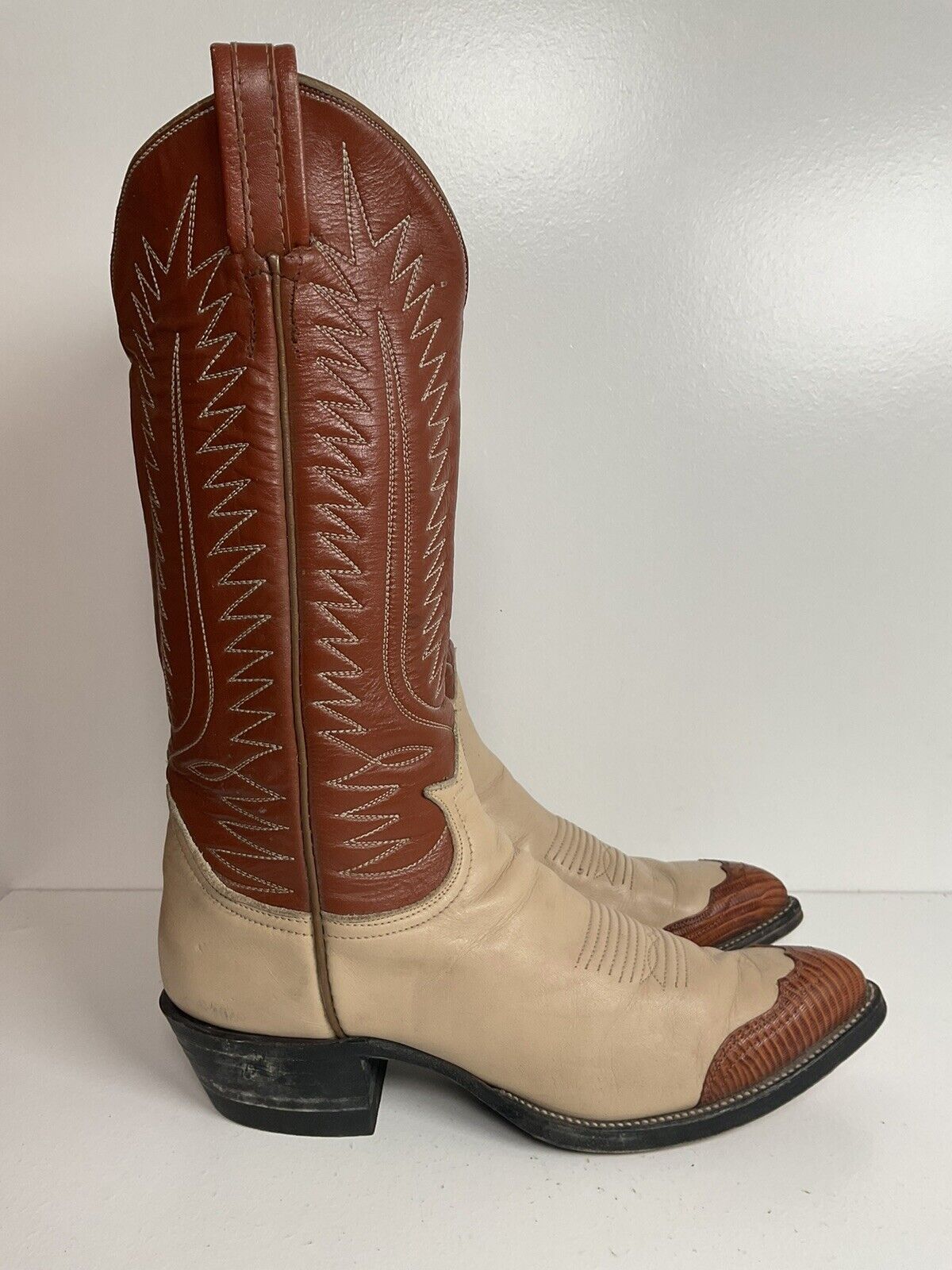 Vintage Tony Lama Wingtip Cowgirl Boots 6.5 B Creme Urban Cowboy