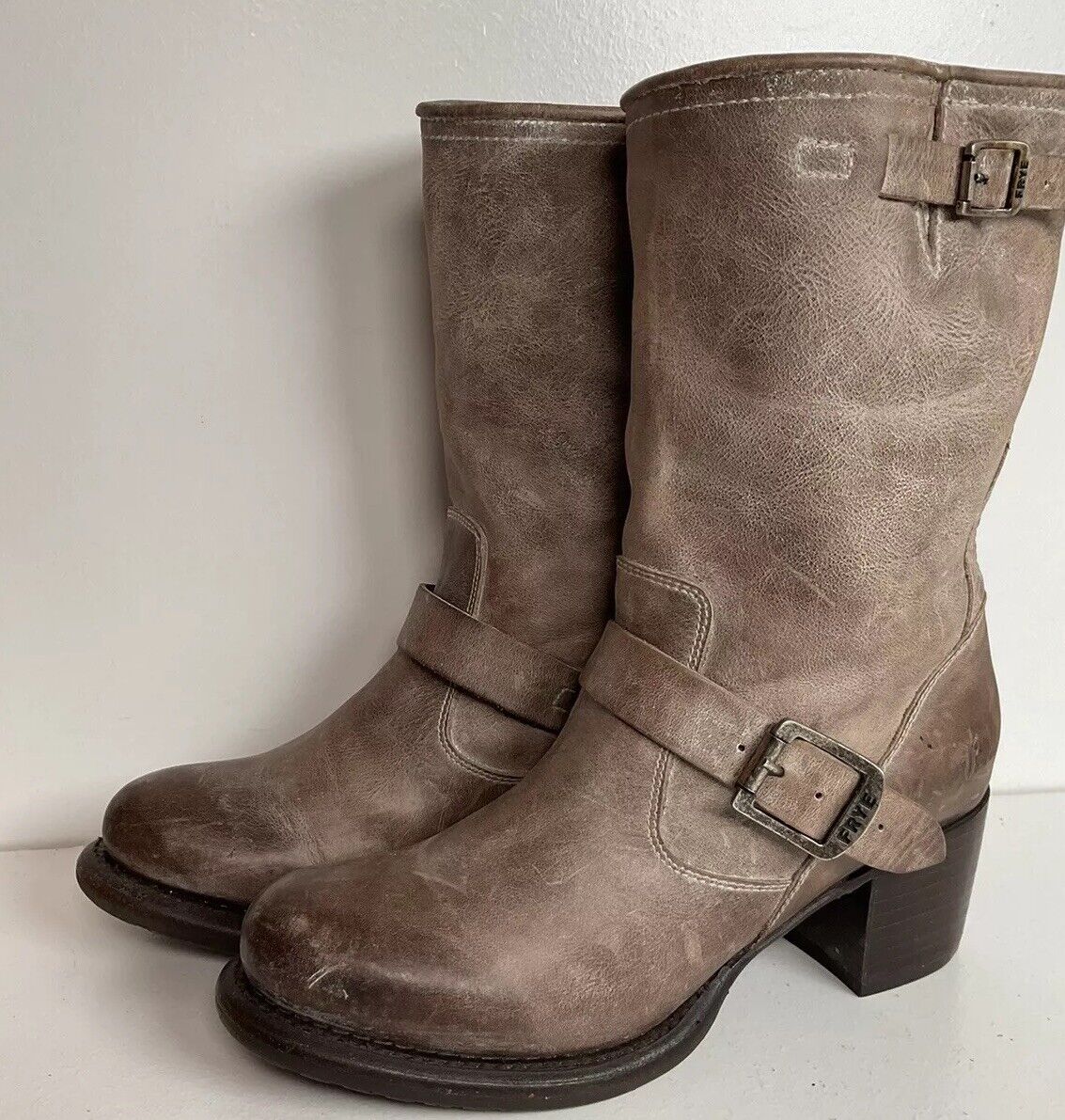 Frye Women’s Engineer Harness Boots 8 B Stacked Heel Taupe Grey