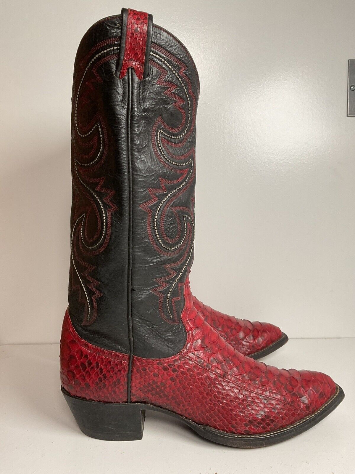 Vintage Larry Mahan Cherry Red Python Snakeskin Cowboy Boots 9.5 D Back Cut