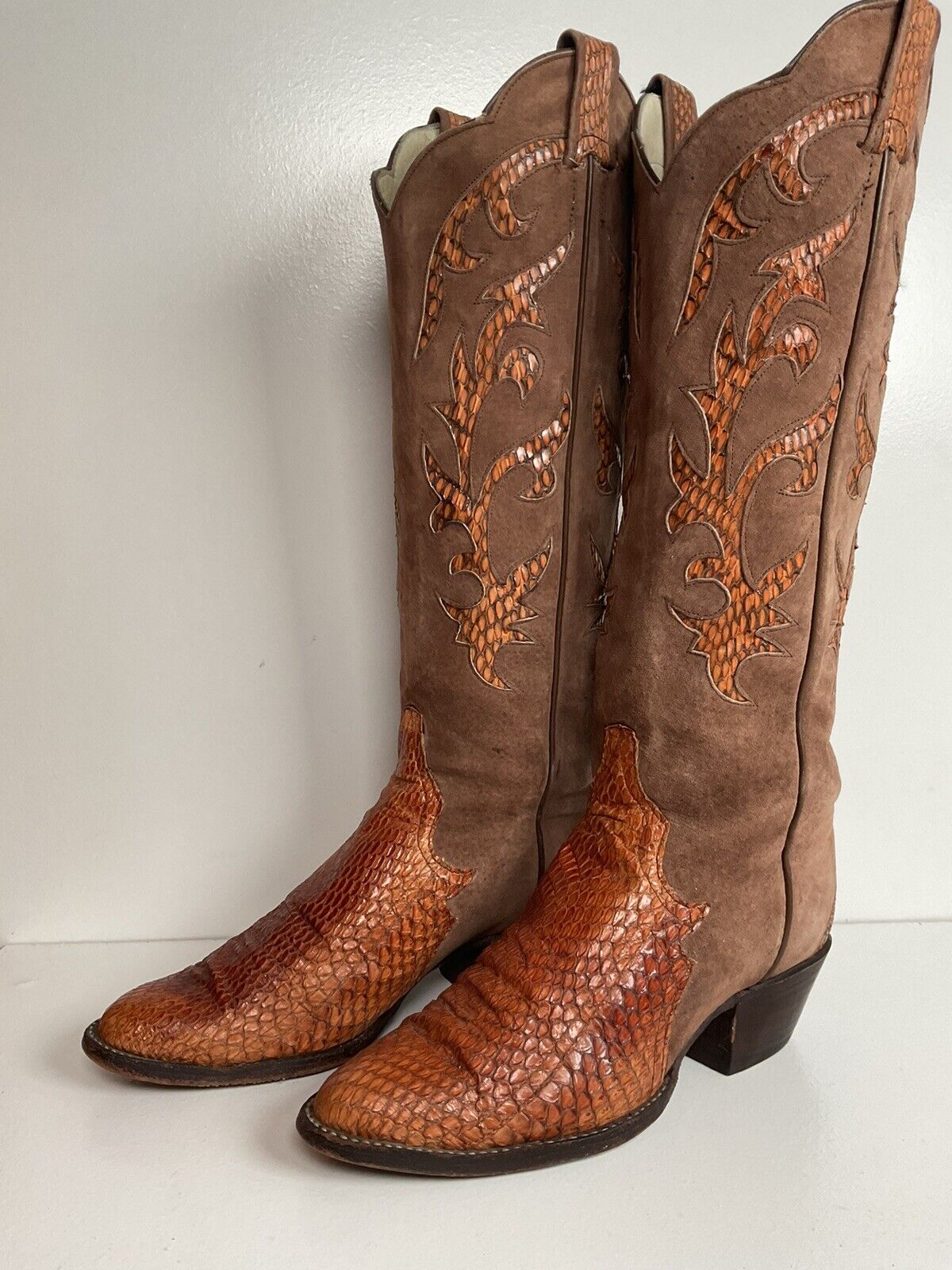 Vintage Larry Mahan Tall Cowgirl Boots 7 B Tooled Snakeskin Inlay