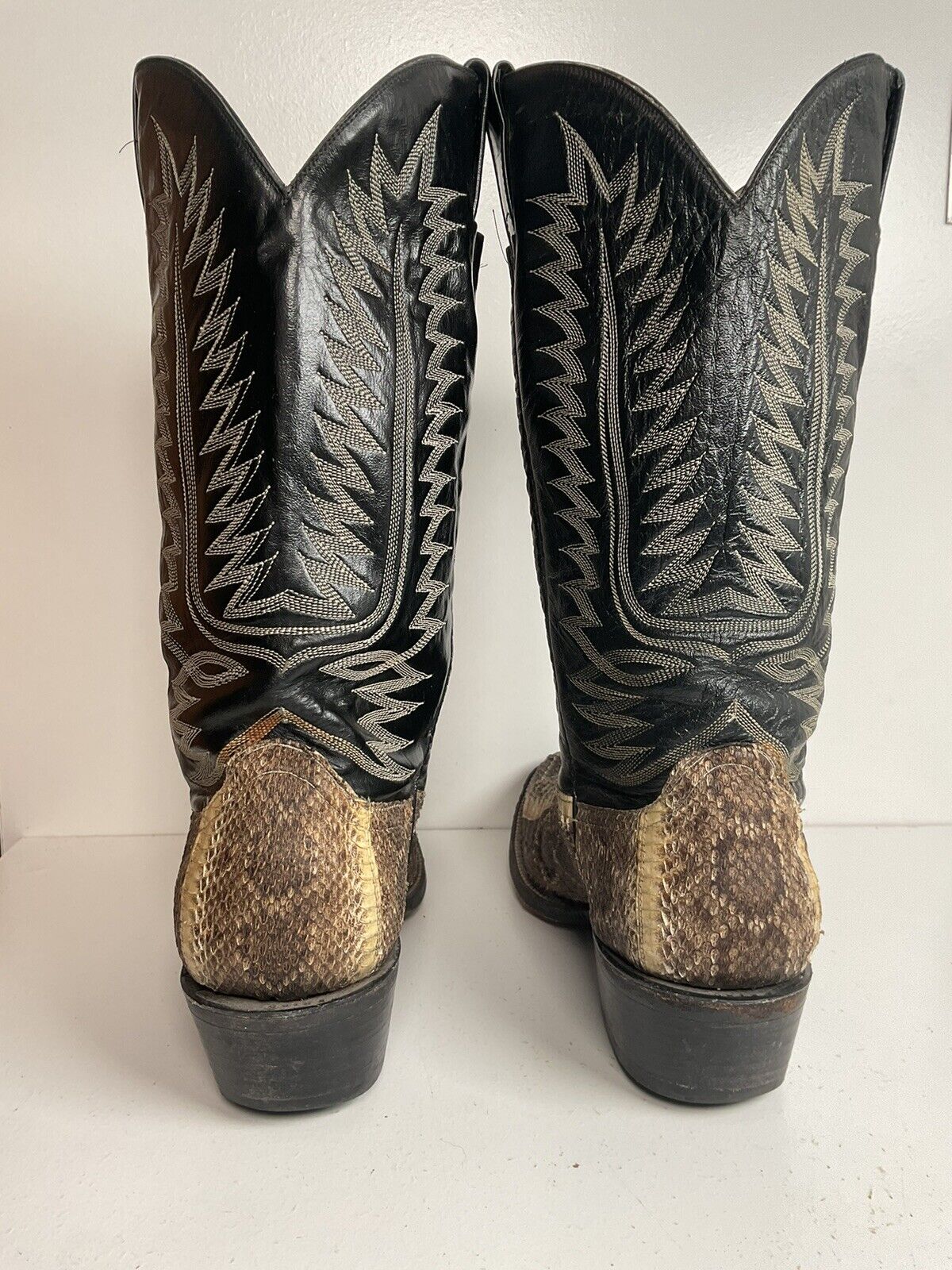 Cowtown Diamondback Rattlesnake Cowboy Boots 10 D USA Made Snakeskin