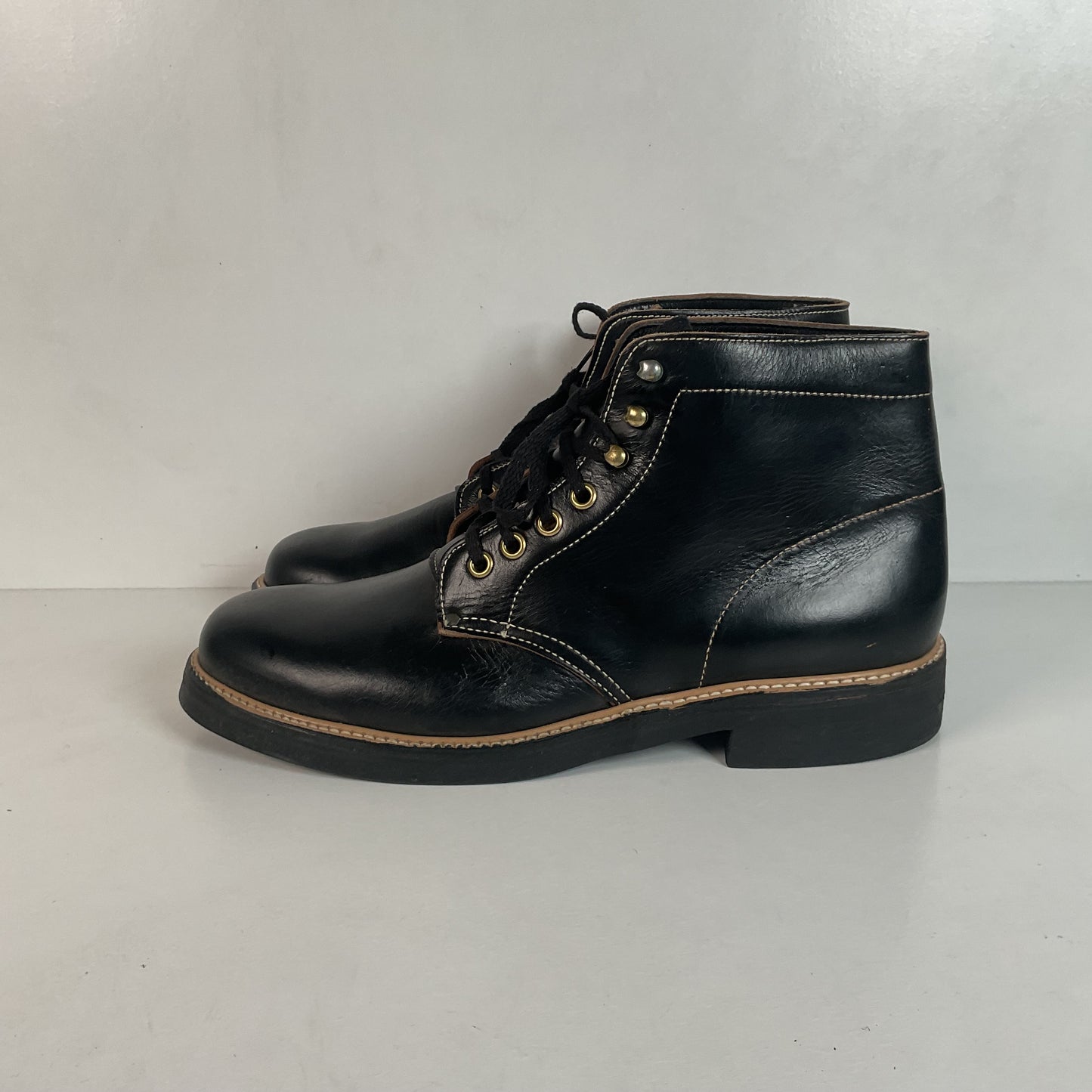 Vintage Men’s Black Leather Ankle Boots Size 9 Plain Toe 1960s