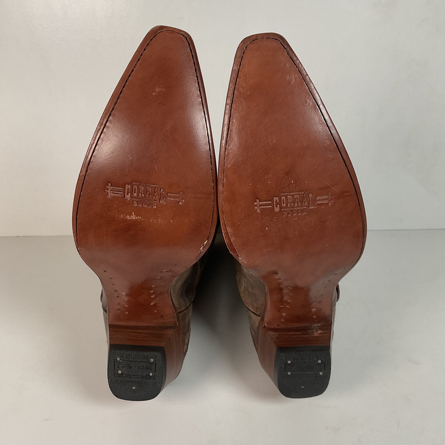 Corral Women’s Concho Cowgirl Boots 12 M Distressed Style Wingtip