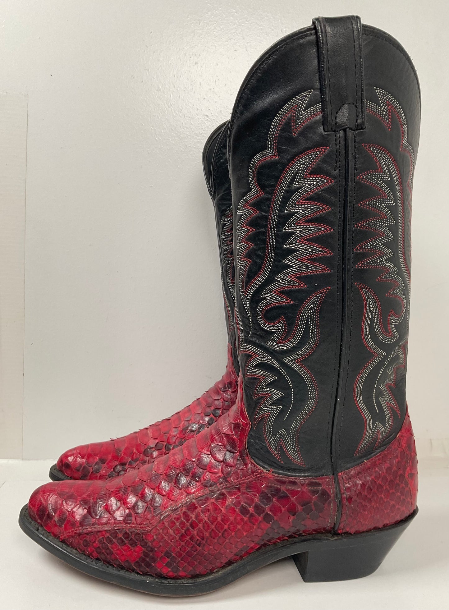 Vintage Laredo Ruby Red Python Snakeskin Cowboy Boots 8 D USA Made Back Cut