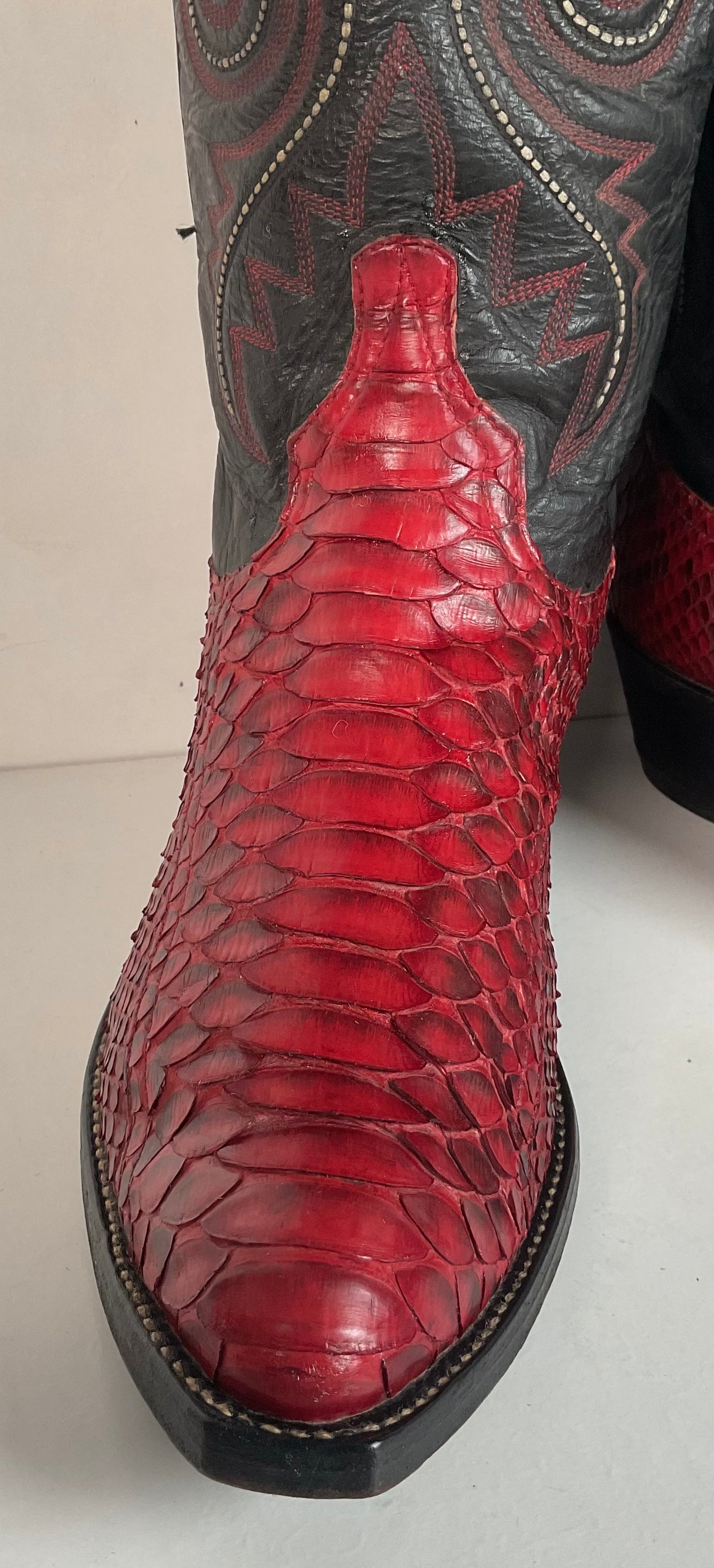 Vintage Larry Mahan Cherry Red Python Snakeskin Cowboy Boots 9.5 D Back Cut