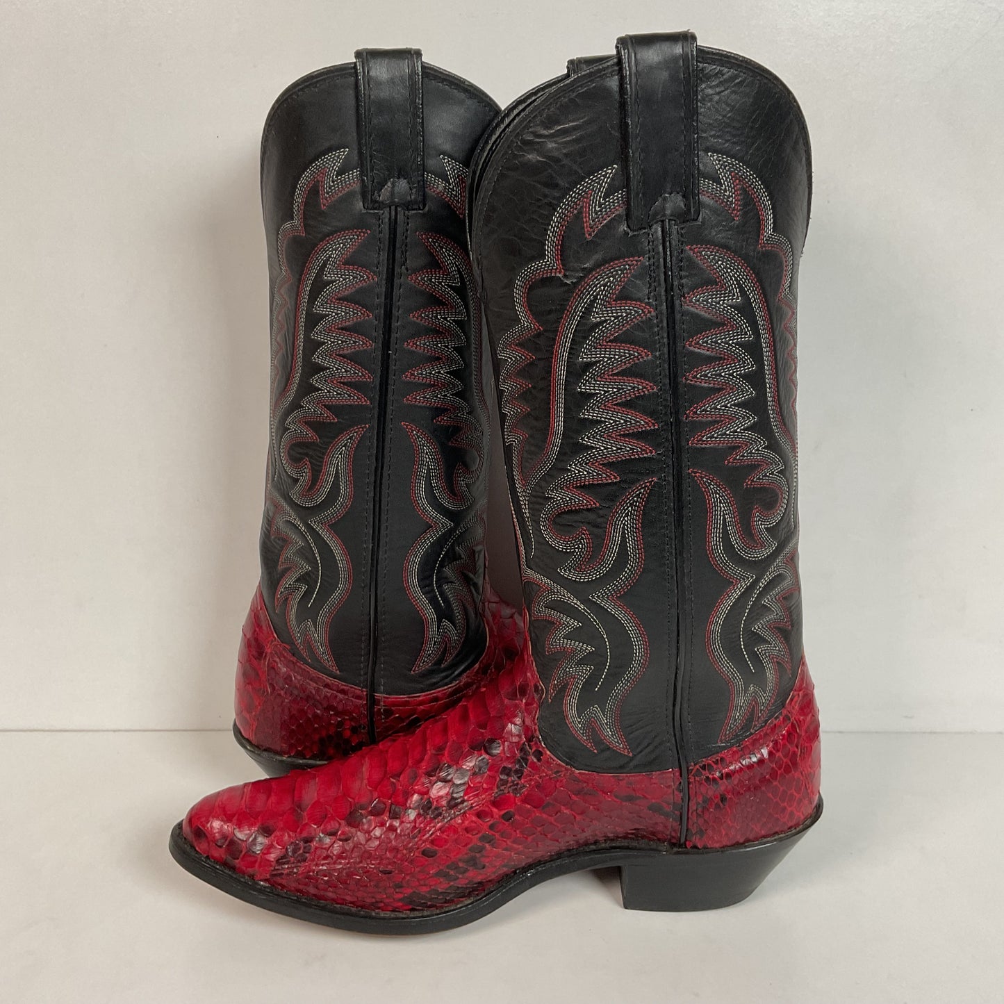 Vintage Laredo Ruby Red Python Snakeskin Cowboy Boots 8 D USA Made Back Cut