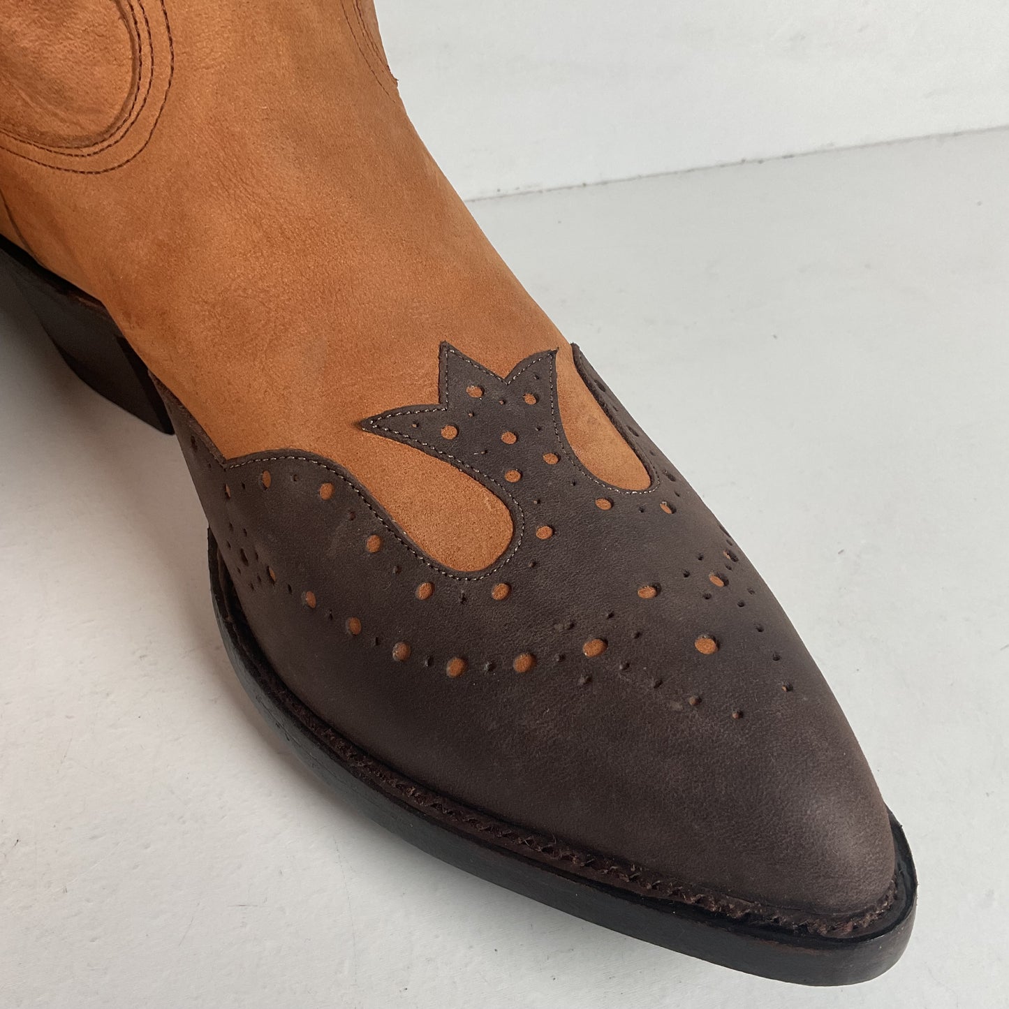 Nocona Wildebeest Wingtip Cowboy Boots Men’s 8.5 D USA Made Exotic Suede