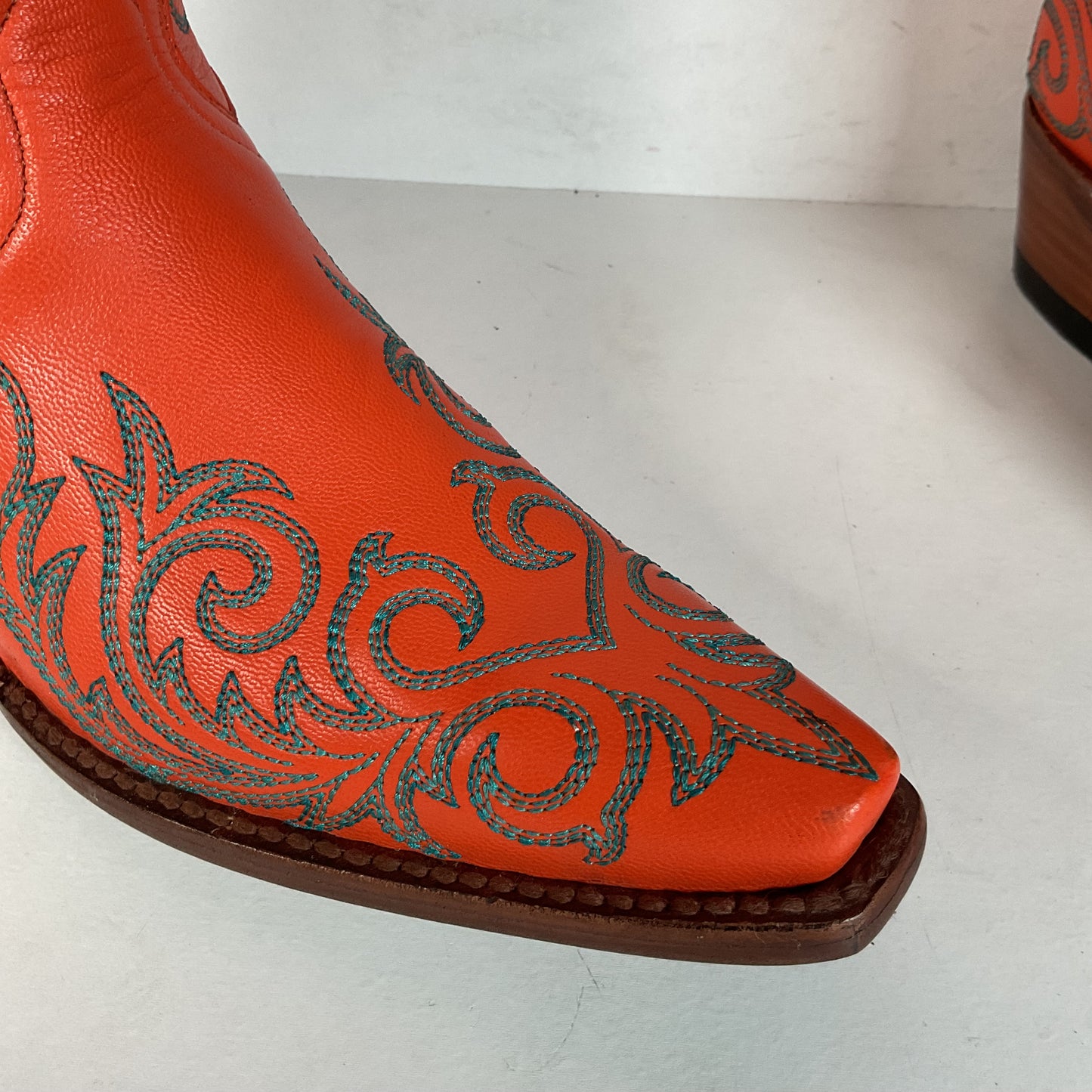 Allen’s Azulado Cowgirl Boots | Bright Orange | Women’s 7 B